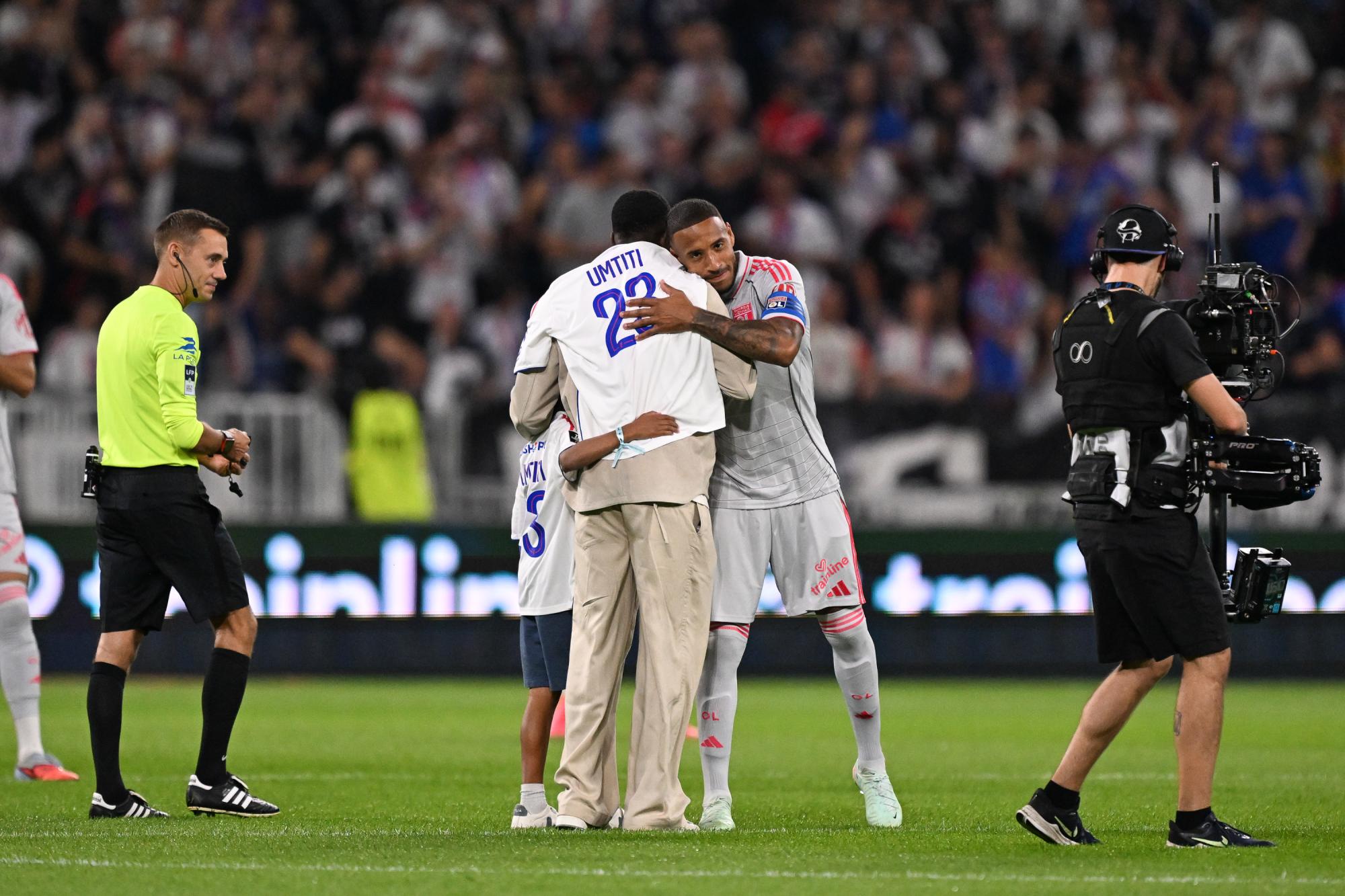 Equipe de France : quand Samuel Umtiti essaye de rétablir la communication entre Corentin Tolisso et Didier Deschamps