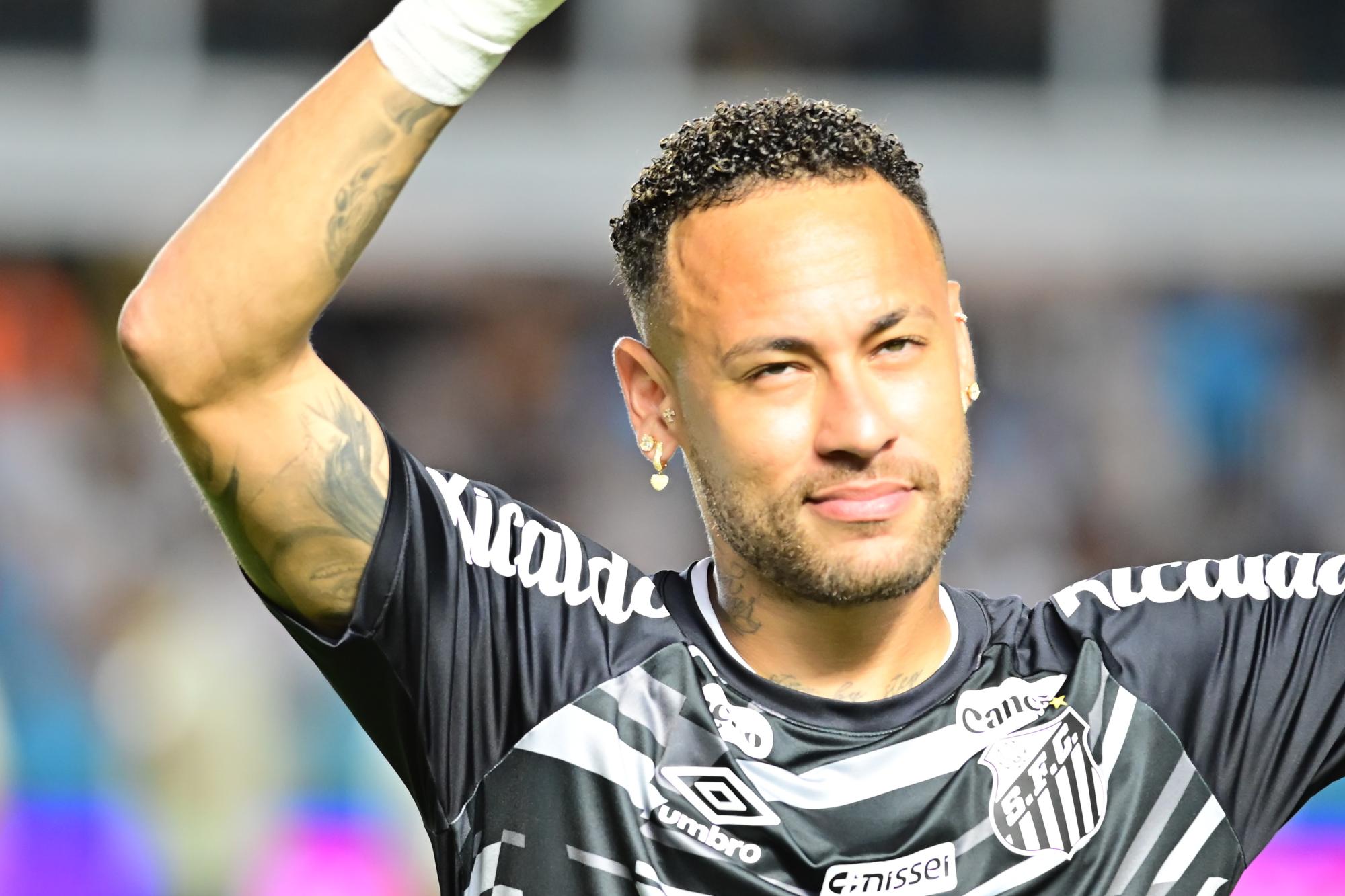 À 34 ans, Neymar envisage de prendre sa retraite à la fin de l'année