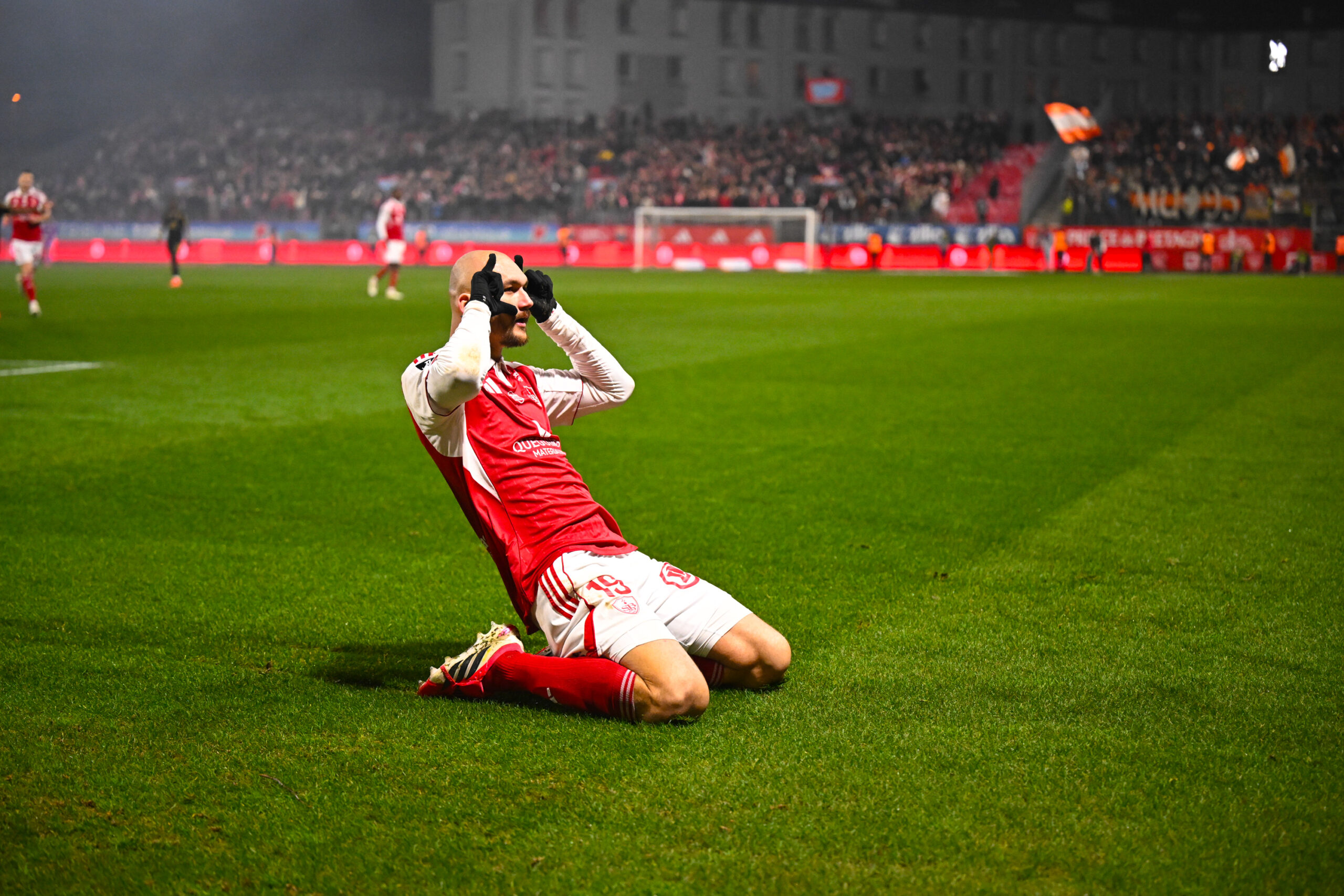 Le but de Ludovic Ajorque contre l'OM pour la première de Habib Beye en vidéo