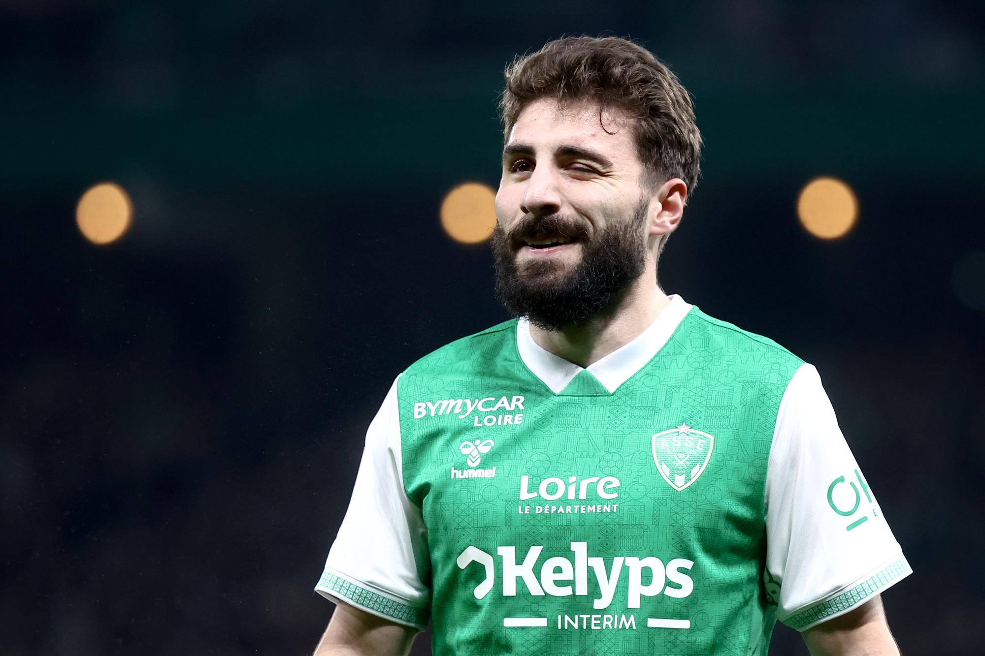 Ligue 2 : Saint-Étienne bat Laval, avant-dernier du classement, et prend la deuxième place