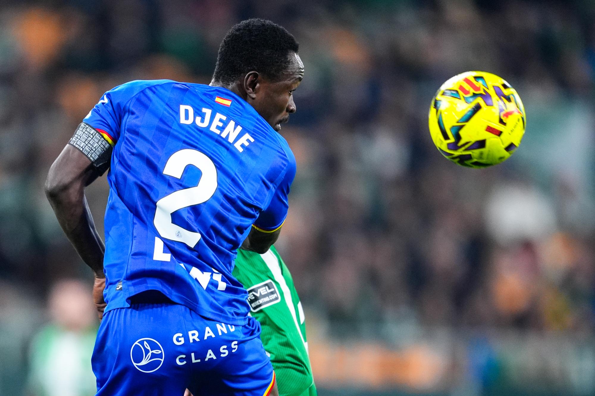 Expulsé face au Séville FC, la statistique folle de Djené Dakonam