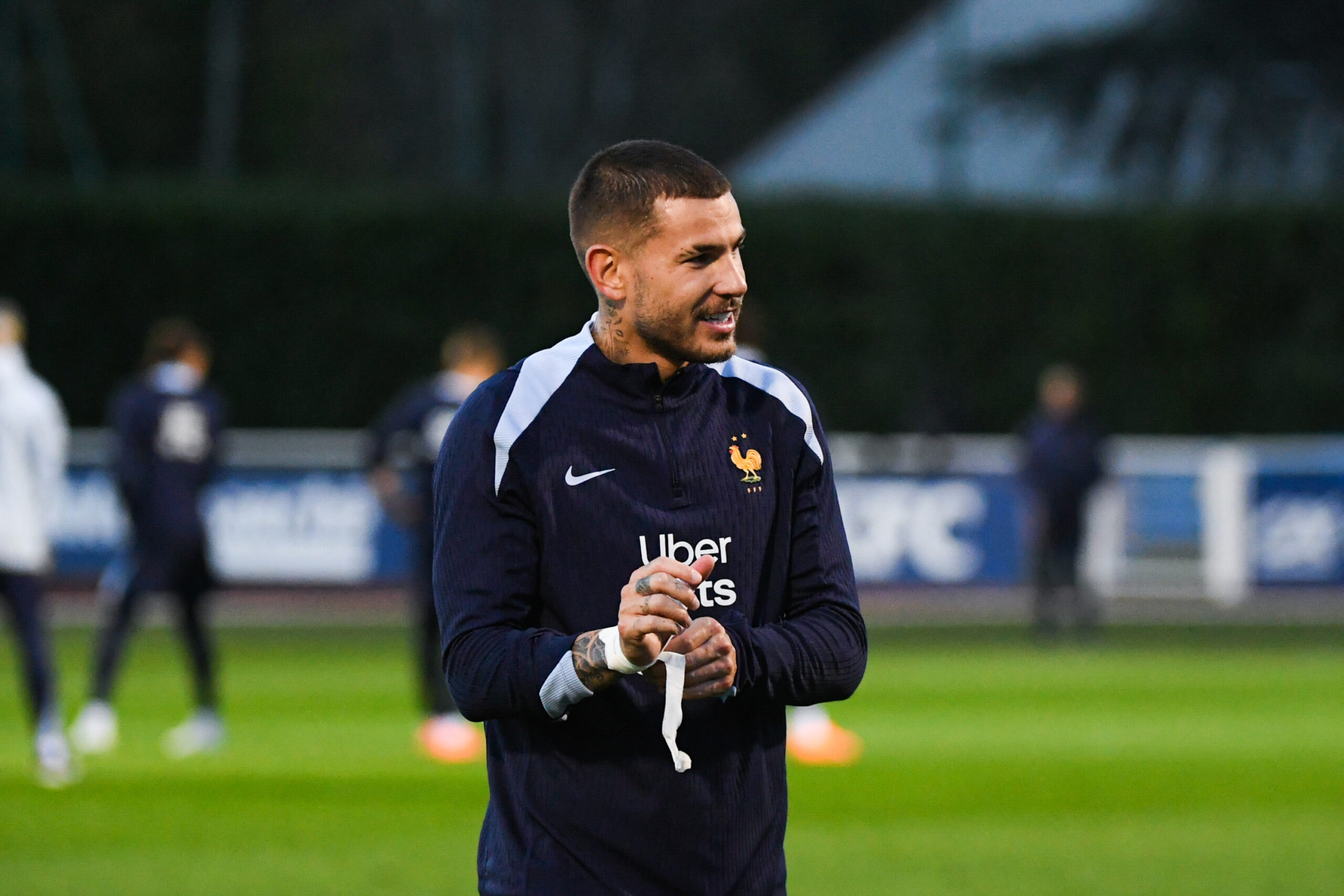 Équipe de France : Lucas Hernandez s'offre une statue géante en souvenir du Mondial 2018