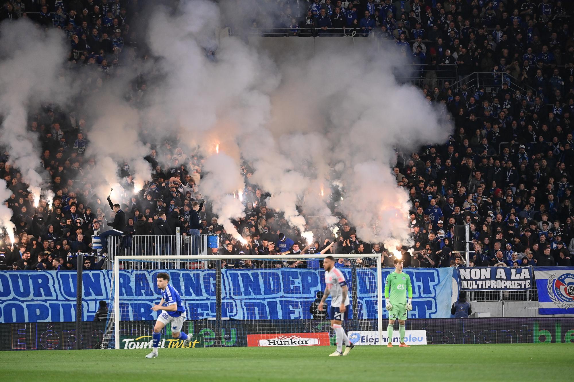 Strasbourg : Un hommage à Quentin Deranque au coeur de la bagarre entre ultras à la Meinau