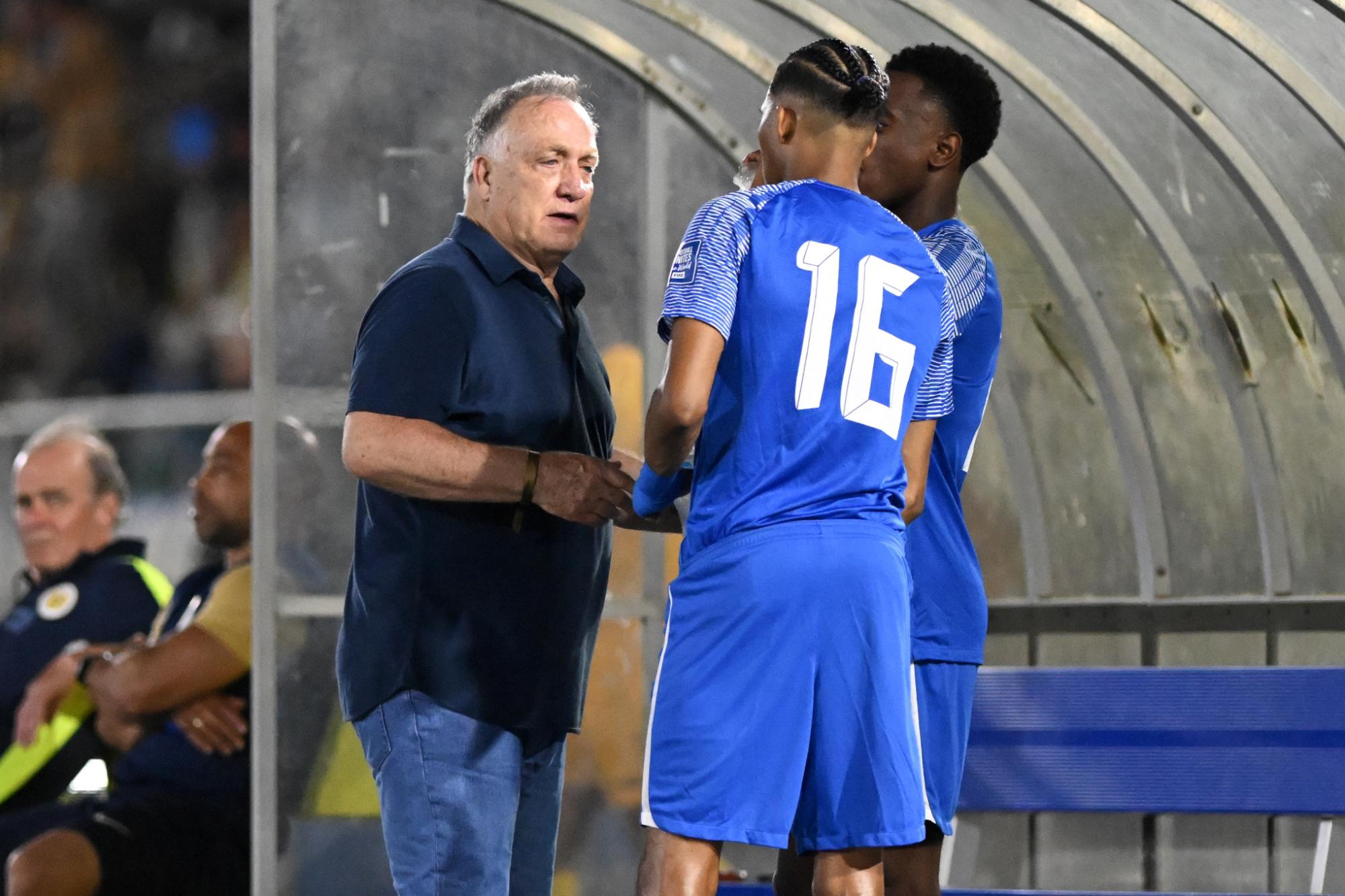 Dick Advocaat démissionne de son poste de sélectionneur national de Curaçao