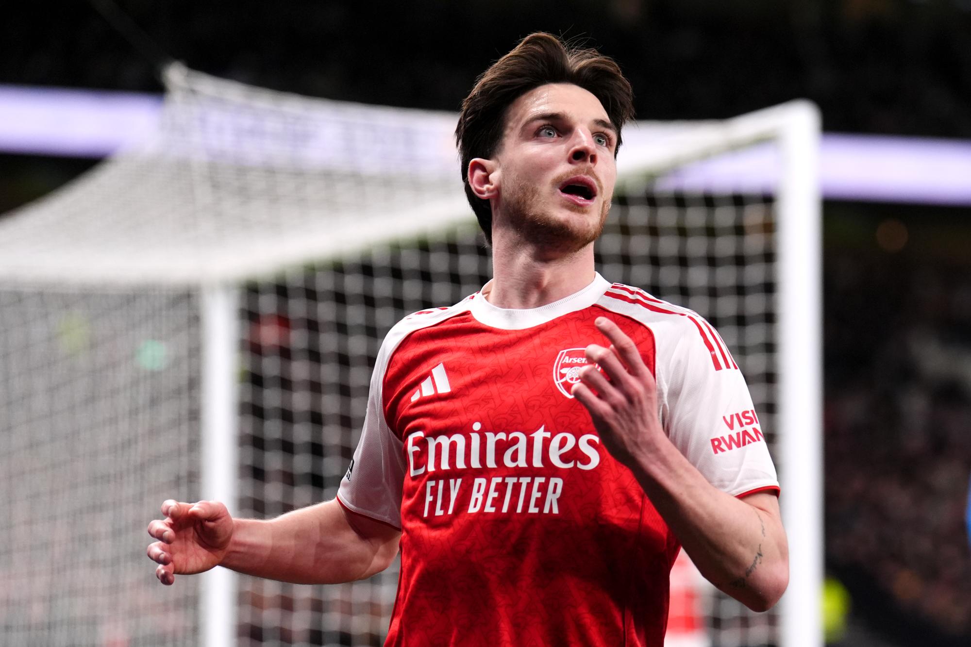 Un supporter de Tottenham se moque de la compagne de Declan Rice