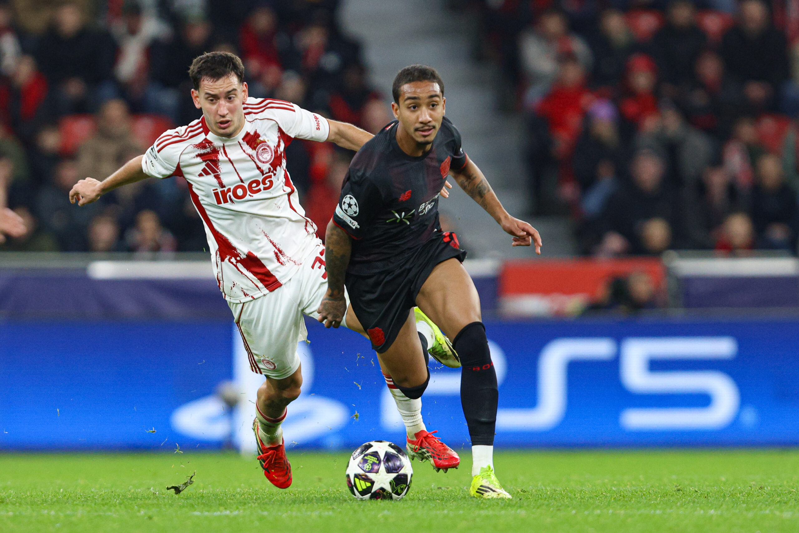 Ligue des champions : le Bayer Leverkusen se qualifie pour les huitièmes malgré son nul contre l'Olympiakos