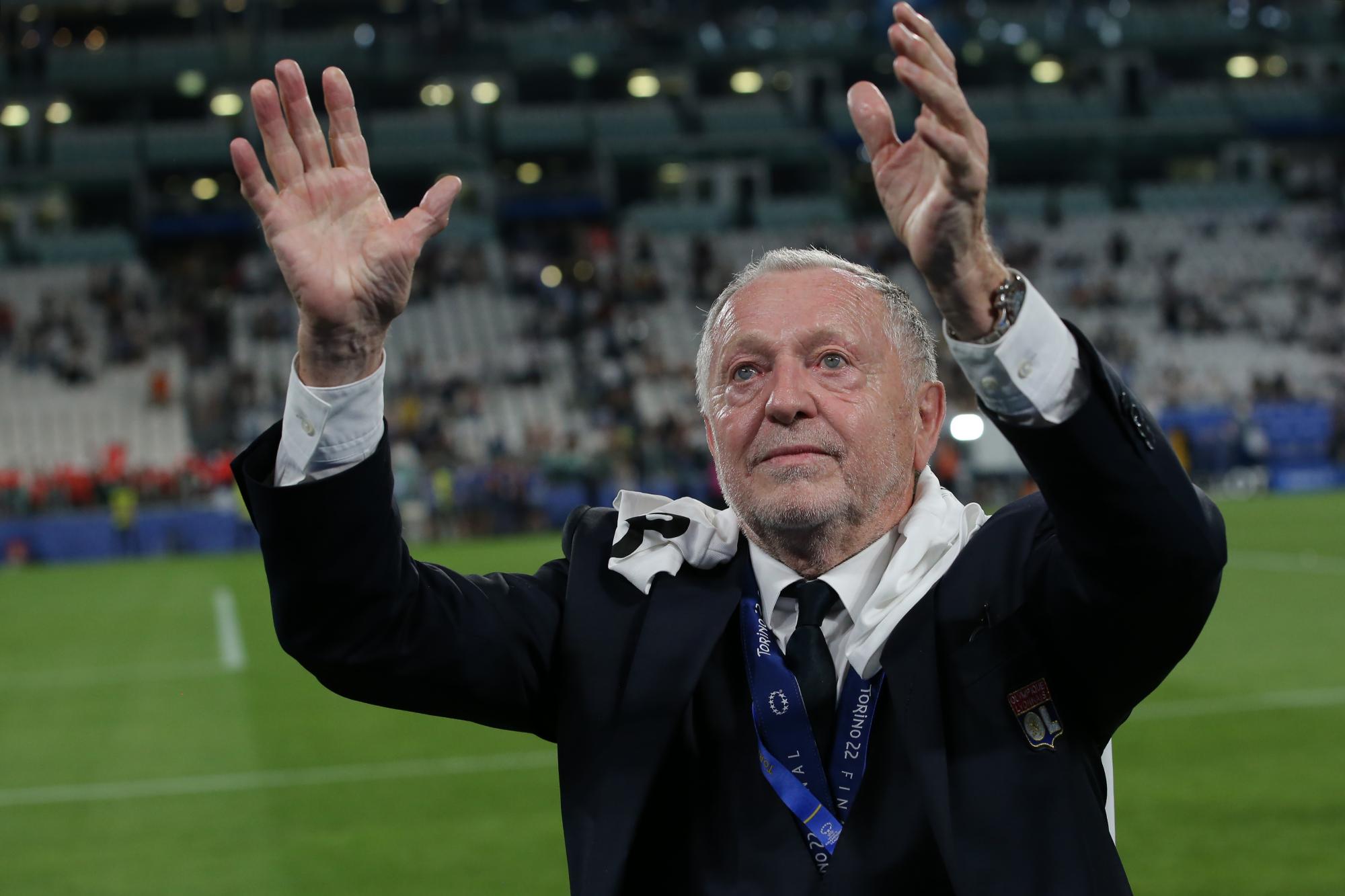 Jean-Michel Aulas pointé du doigt sur sa gestion des groupes de supporters violents pendant un débat pour les municipales à Lyon