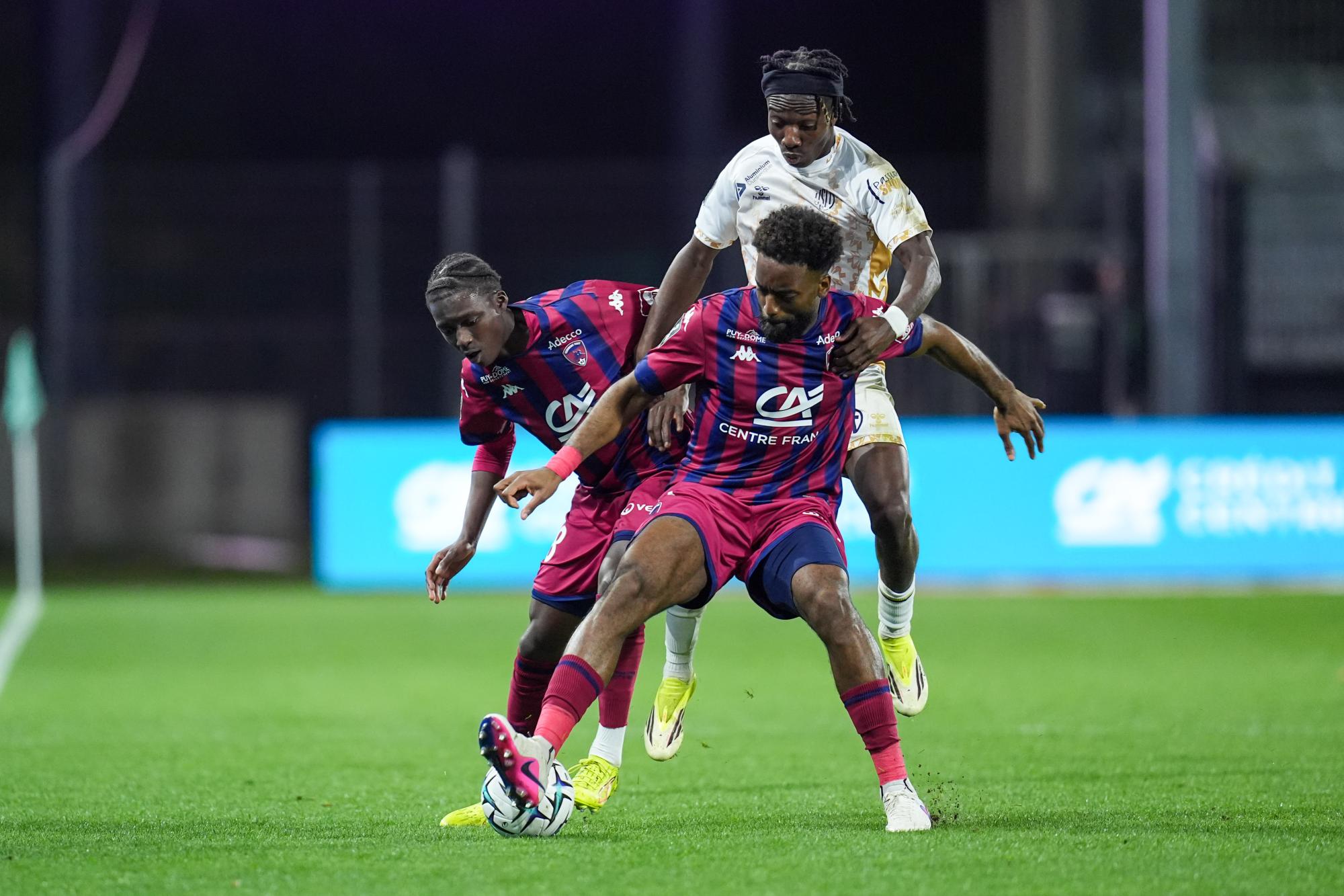 Ligue 2 : Dunkerque renversé par Clermont, Bastia encore battu, le résumé de la 25e journée