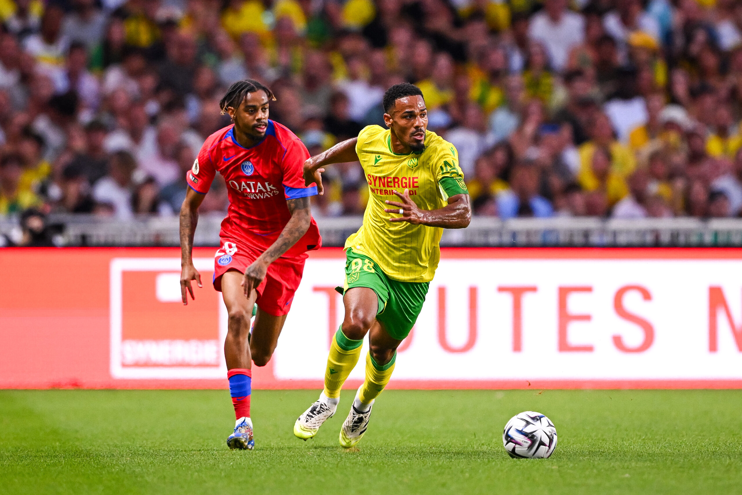 «L'exception devient habitude : les clubs français doivent servir les intérêts du PSG» dénoncent les supporters nantais après l'annonce du report de PSG-Nantes
