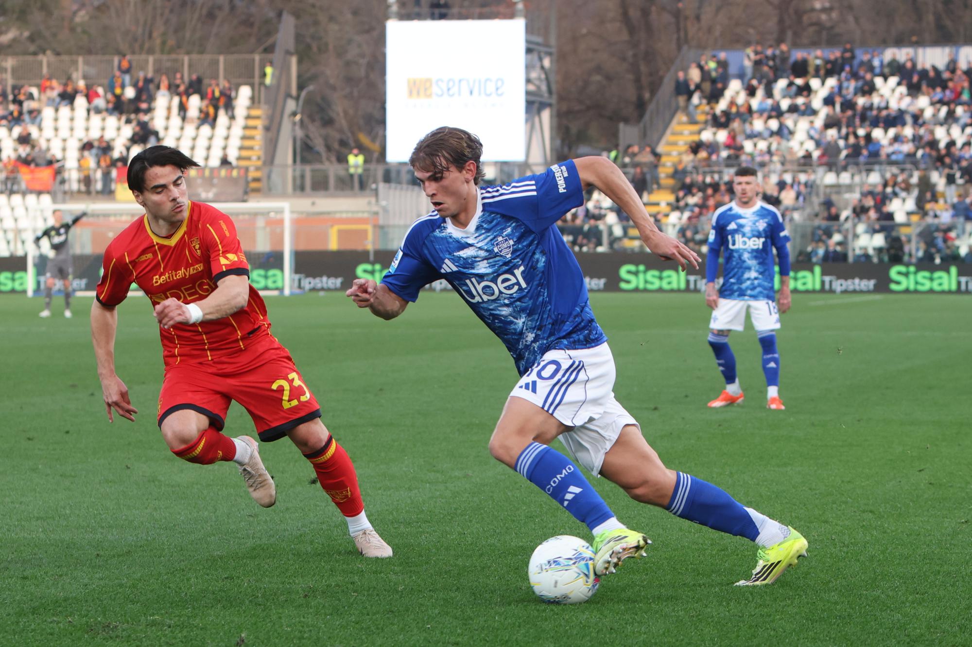 Serie A : Cesc Fàbregas sanctionne Nico Paz pour son retard