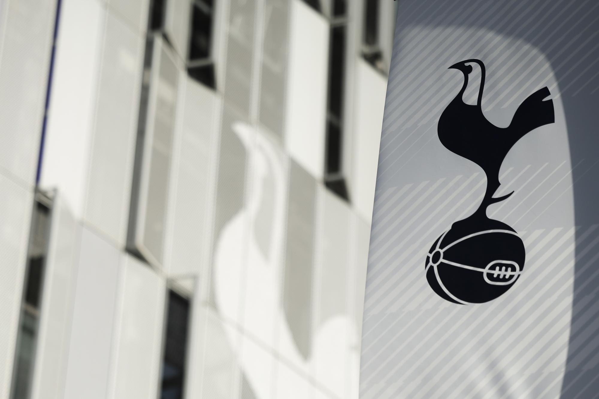 Tottenham bannit trois supporters à vie après des saluts nazis