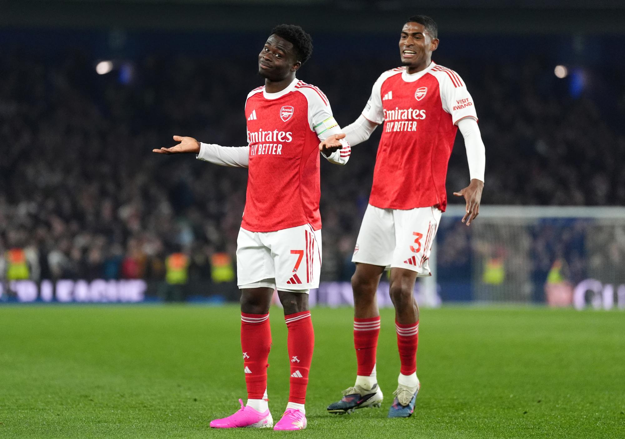 Premier League : Arsenal prend le large en tête, Chelsea gifle Aston Villa grâce à un grand João Pedro, City accroché par Nottingham