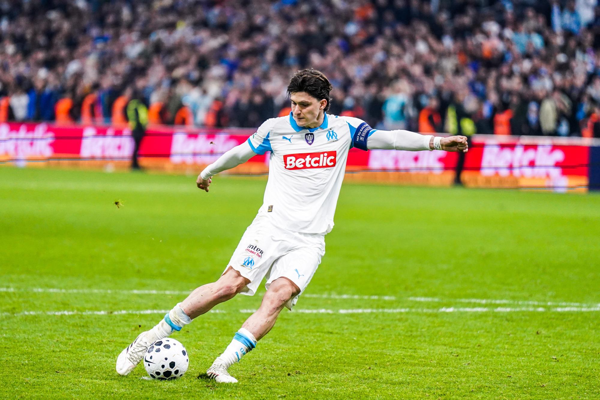 OM-TFC : à la sortie du Vélodrome, les supporters marseillais dézinguent Leonardo Balerdi