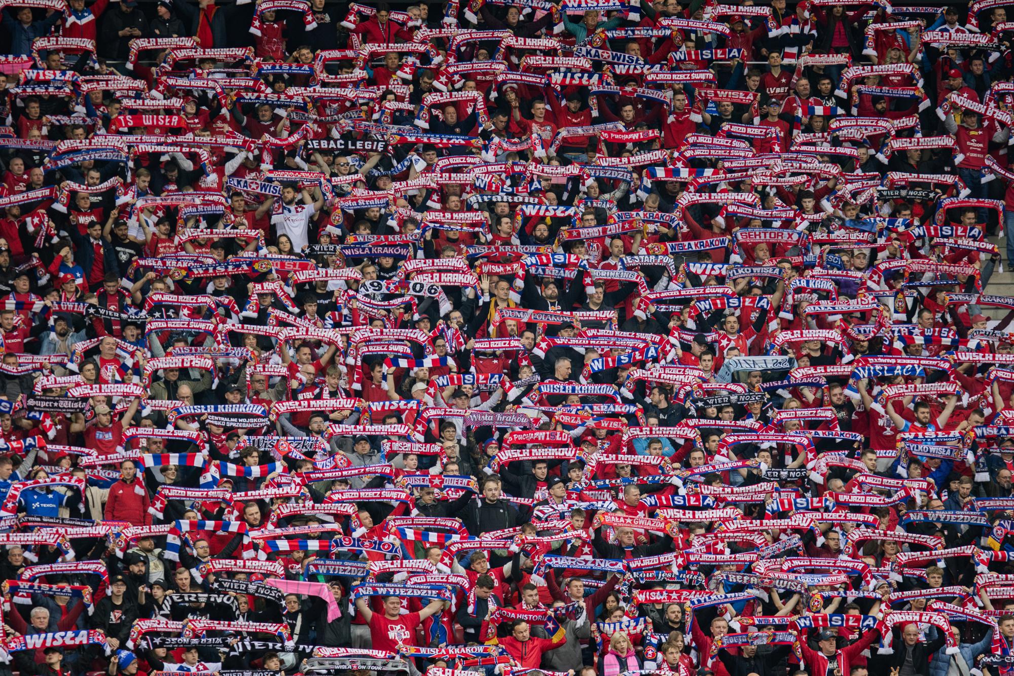 Un club polonais pourrait perdre la course au titre à cause de ses supporters