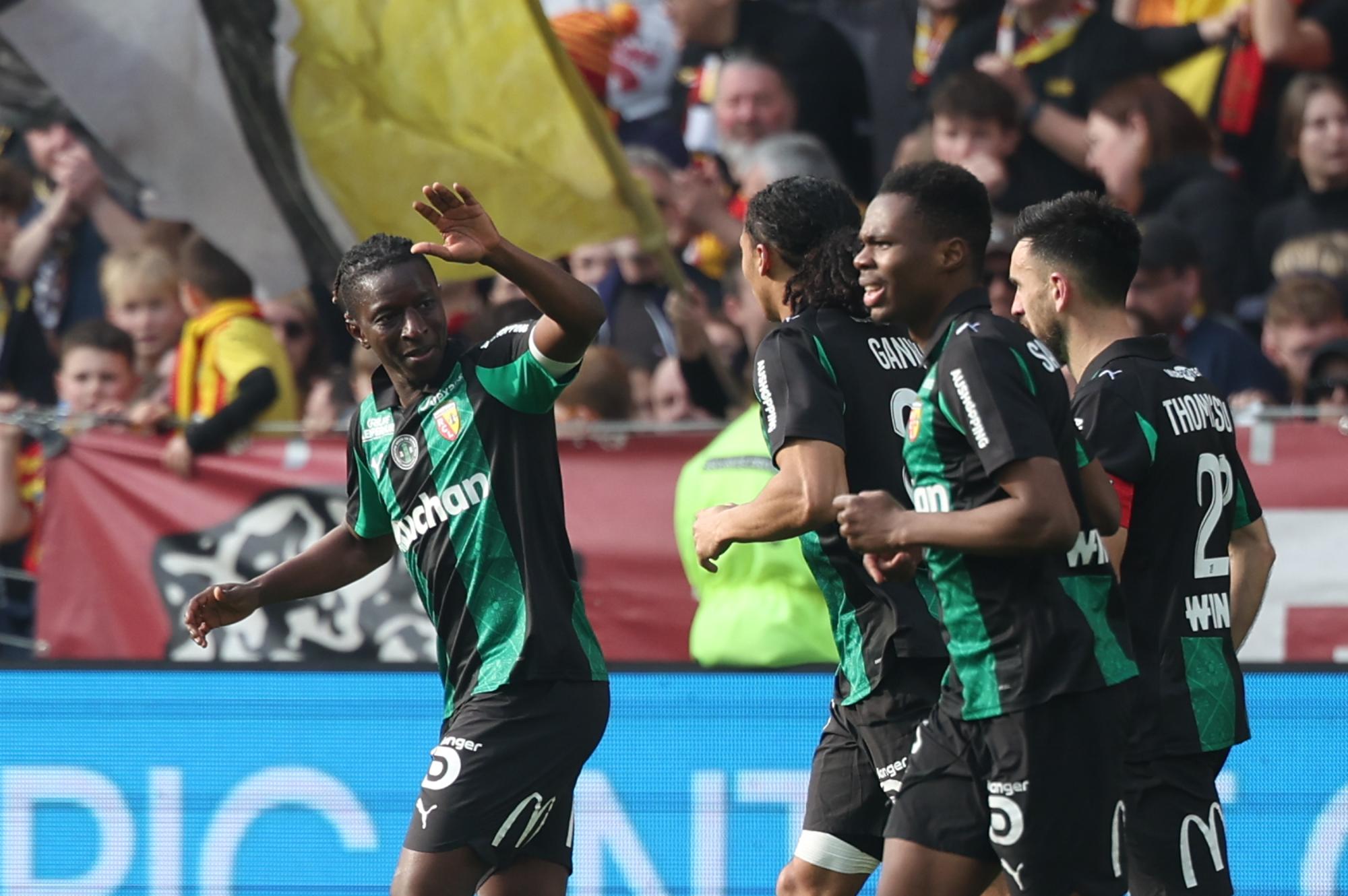 Ligue 1 : Lens foudroie Metz et revient à un point du Paris Saint-Germain