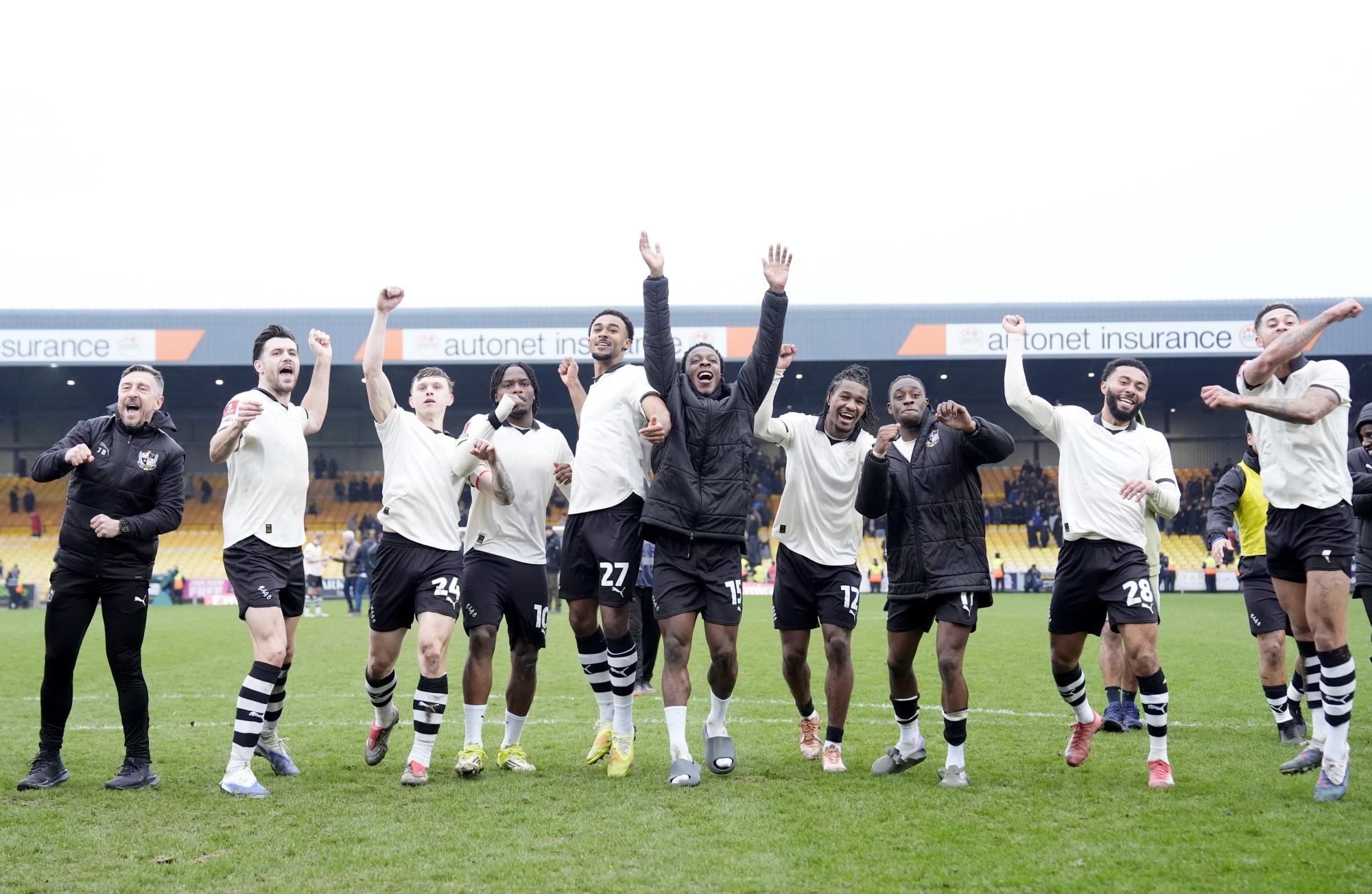 FA Cup : Port Vale, dernier de League One, s'impose face à Sunderland et se hisse en quart de finale de la compétition pour la première fois depuis 72 ans