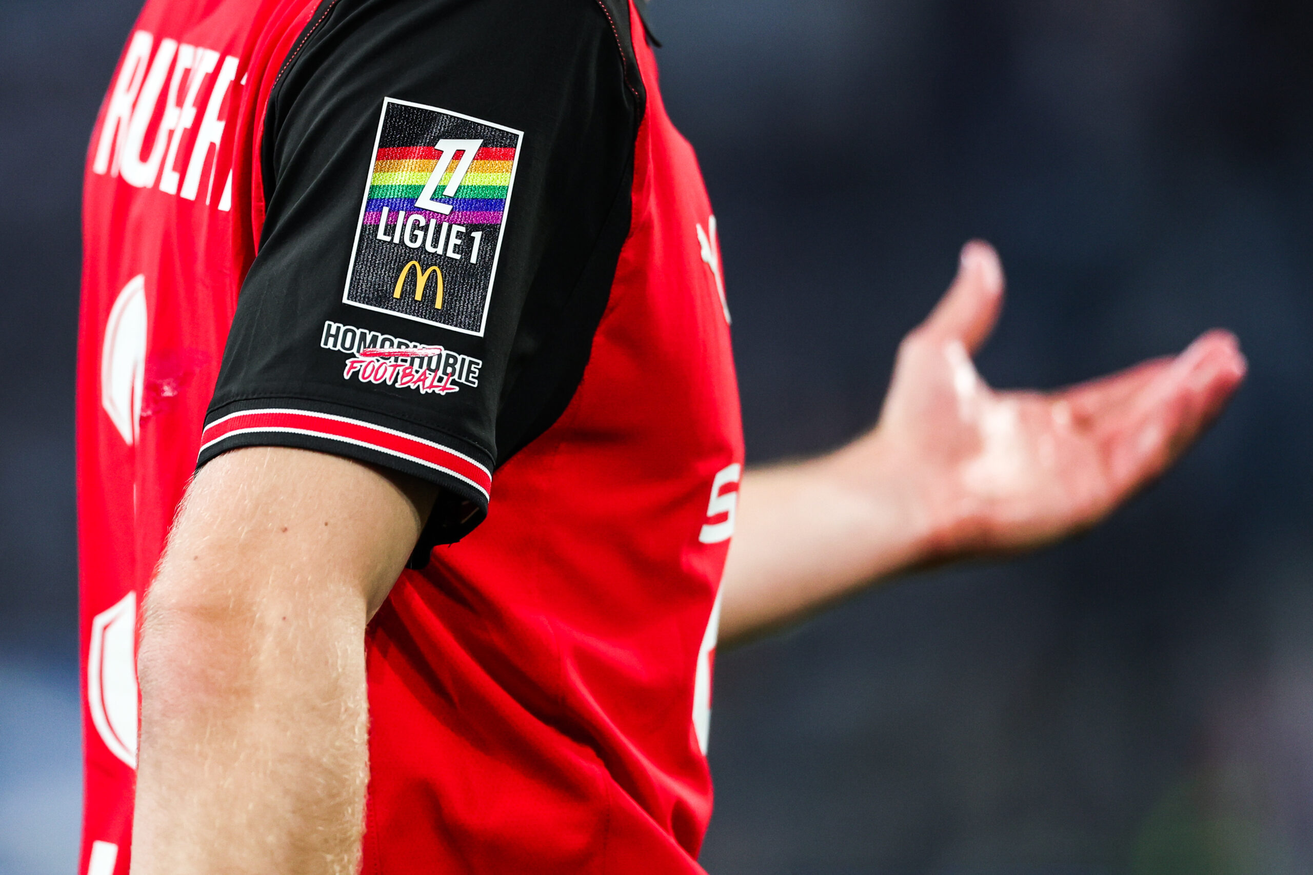 Lutte contre l'homophobie : c'est la fin des couleurs arc-en-ciel sur les maillots de Ligue 1