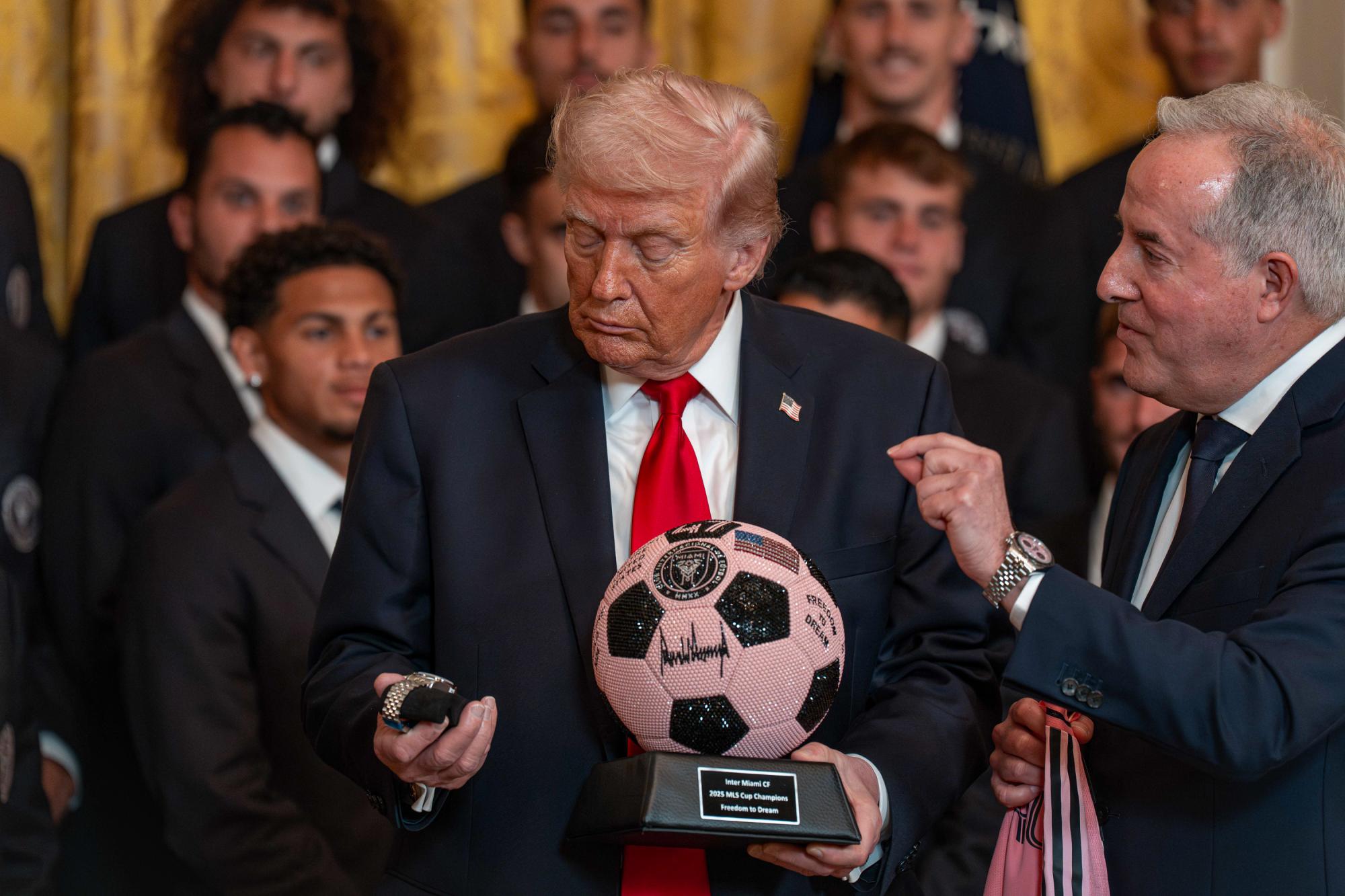 Donald Trump conseille à l'Iran de ne pas venir au Mondial pour « sa propre sécurité »