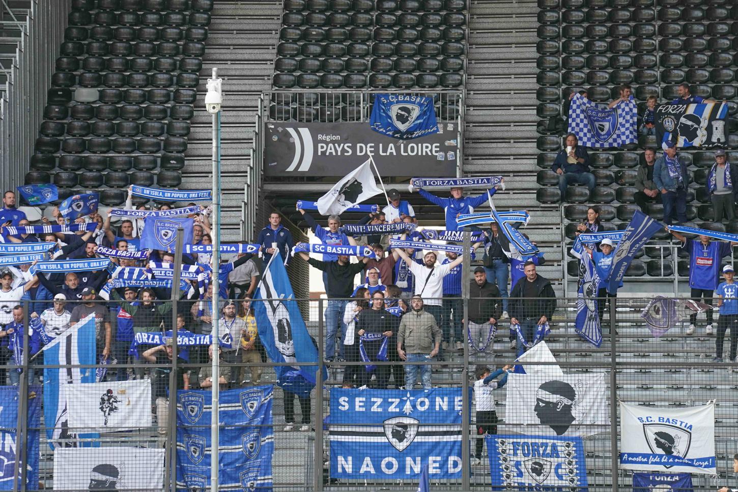 Ligue 2 : après la défaite de Bastia contre Boulogne, des fans tentent d’infiltrer le vestiaire des joueurs