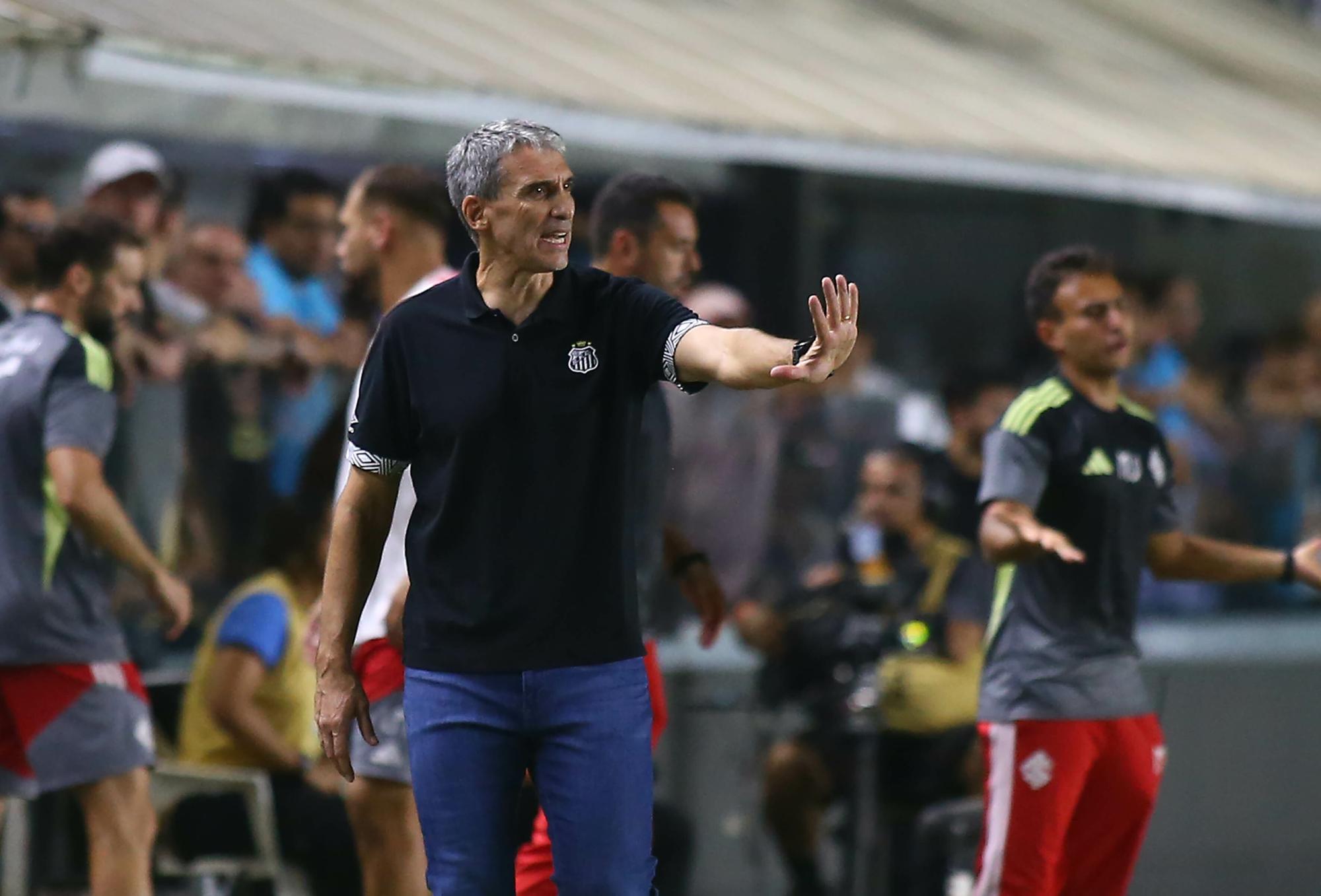 Brésil - L'entraîneur de Neymar à Santos licencié