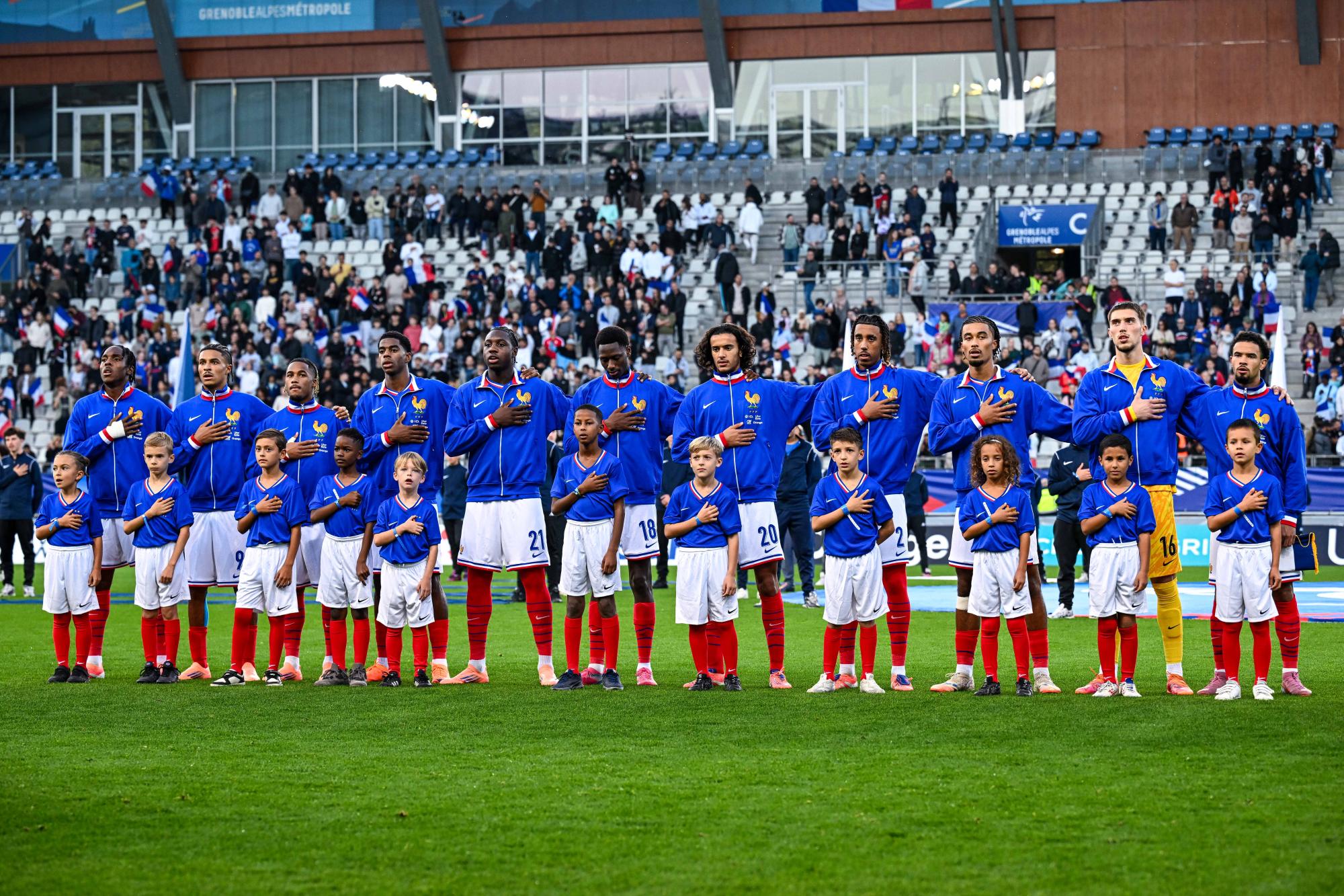 La liste de l'équipe de France Espoirs avec Ayyoub Bouaddi, Robin Risser et Ismaëlo Ganiou