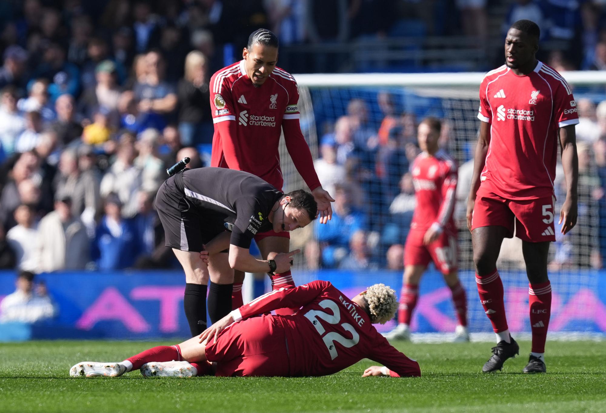 Premier League : Arne Slot donne des nouvelles rassurantes d'Hugo Ekitike après sa sortie sur blessure face à Brighton