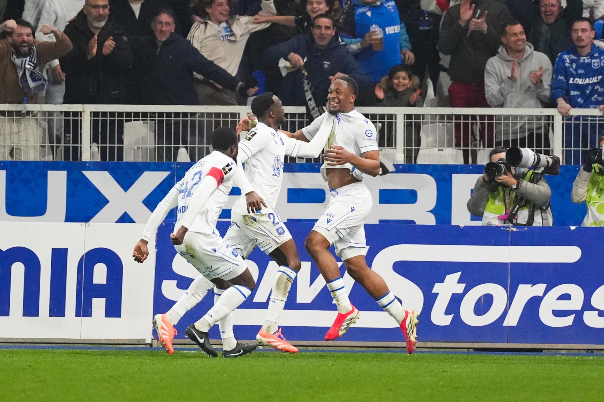 Ligue 1 : En infériorité numérique, Auxerre fait le show contre Brest