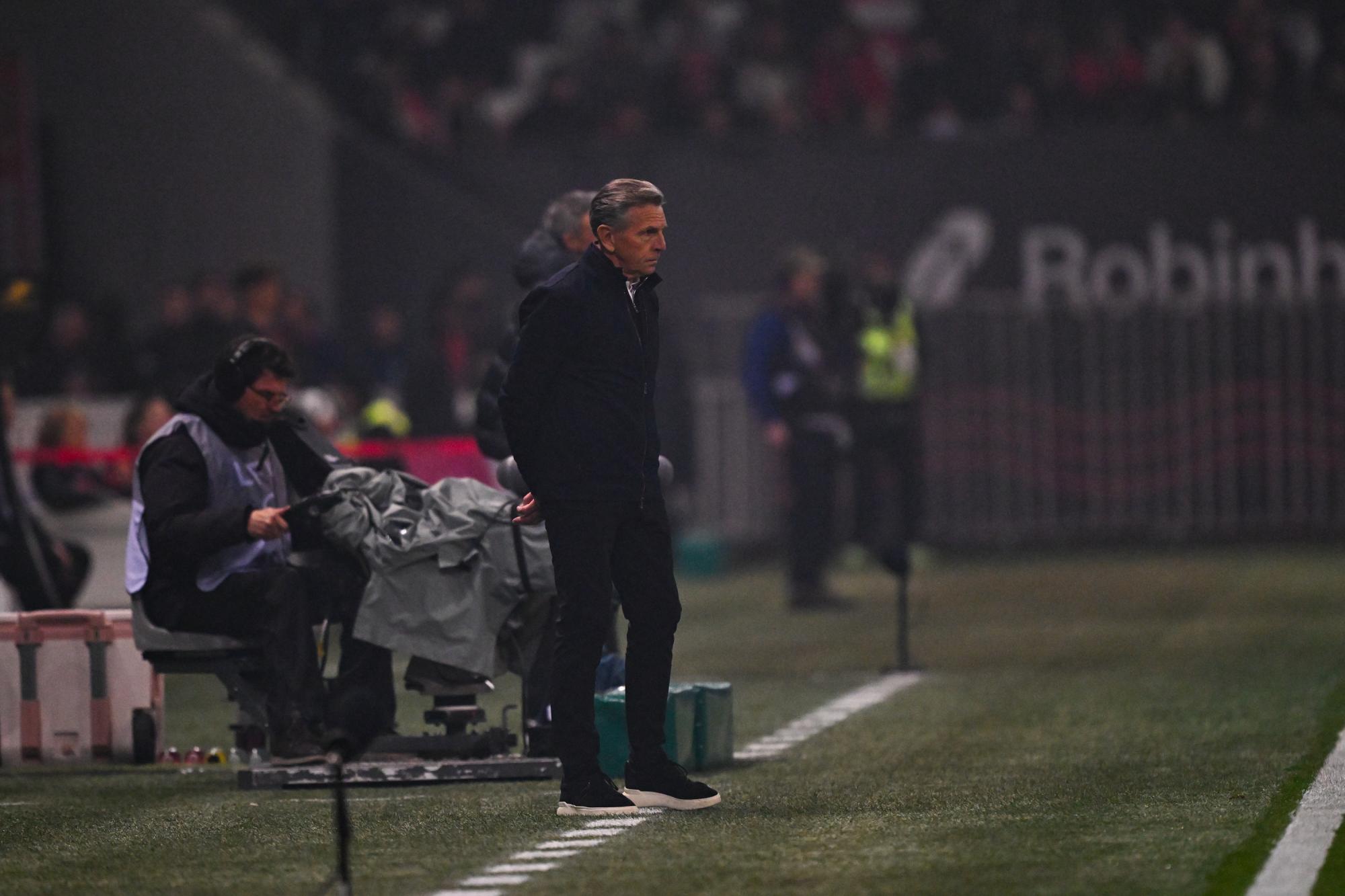 Ligue 1 : Claude Puel fustige le penalty accordé au Paris Saint-Germain par la VAR après la main de Morgan Sanson