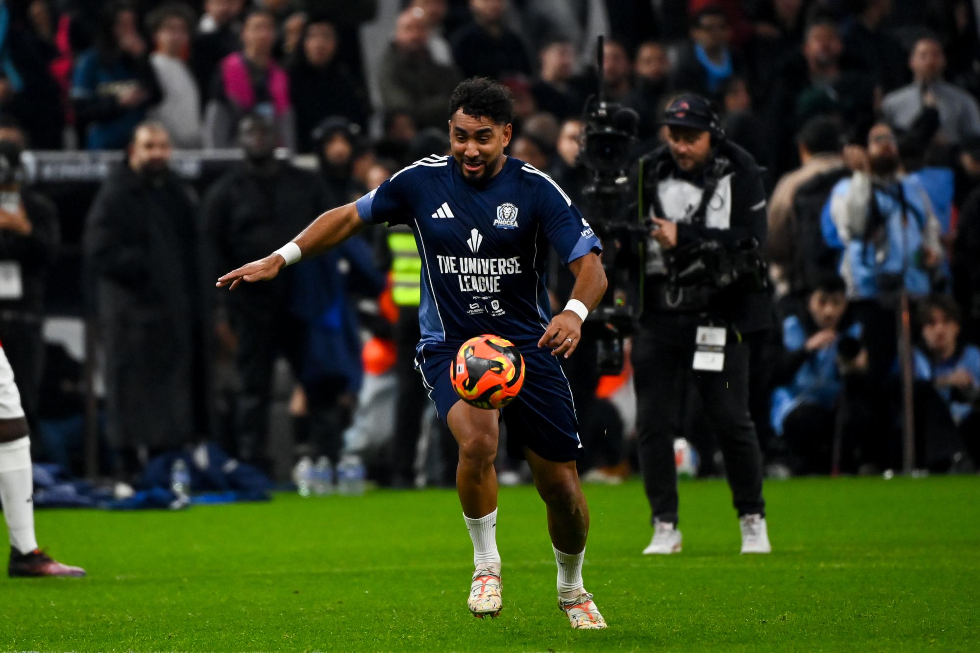 En larmes, Dimitri Payet annonce sa retraite