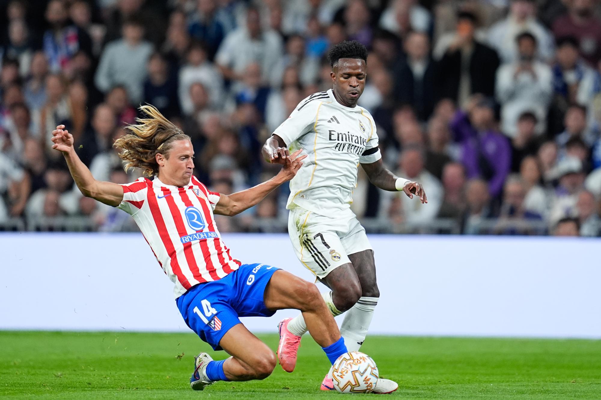 Liga : avec un doublé de Vinícius, le Real Madrid sort vainqueur d'un derby débridé