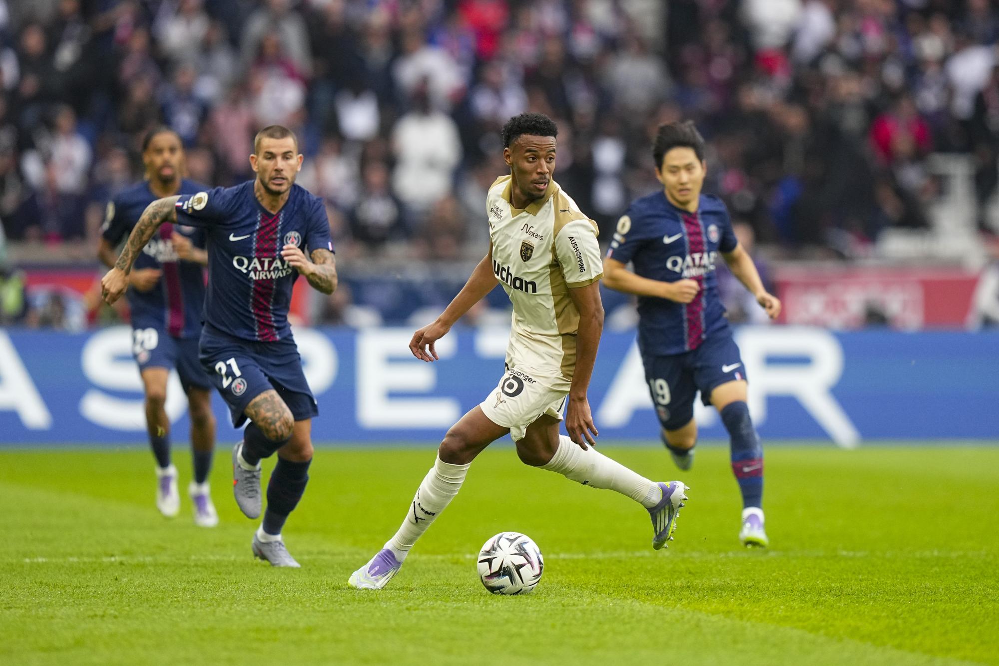 Ligue 1 : Le PSG et Strasbourg demandent le report de leur match entre leurs quarts de finale de Coupes d'Europe