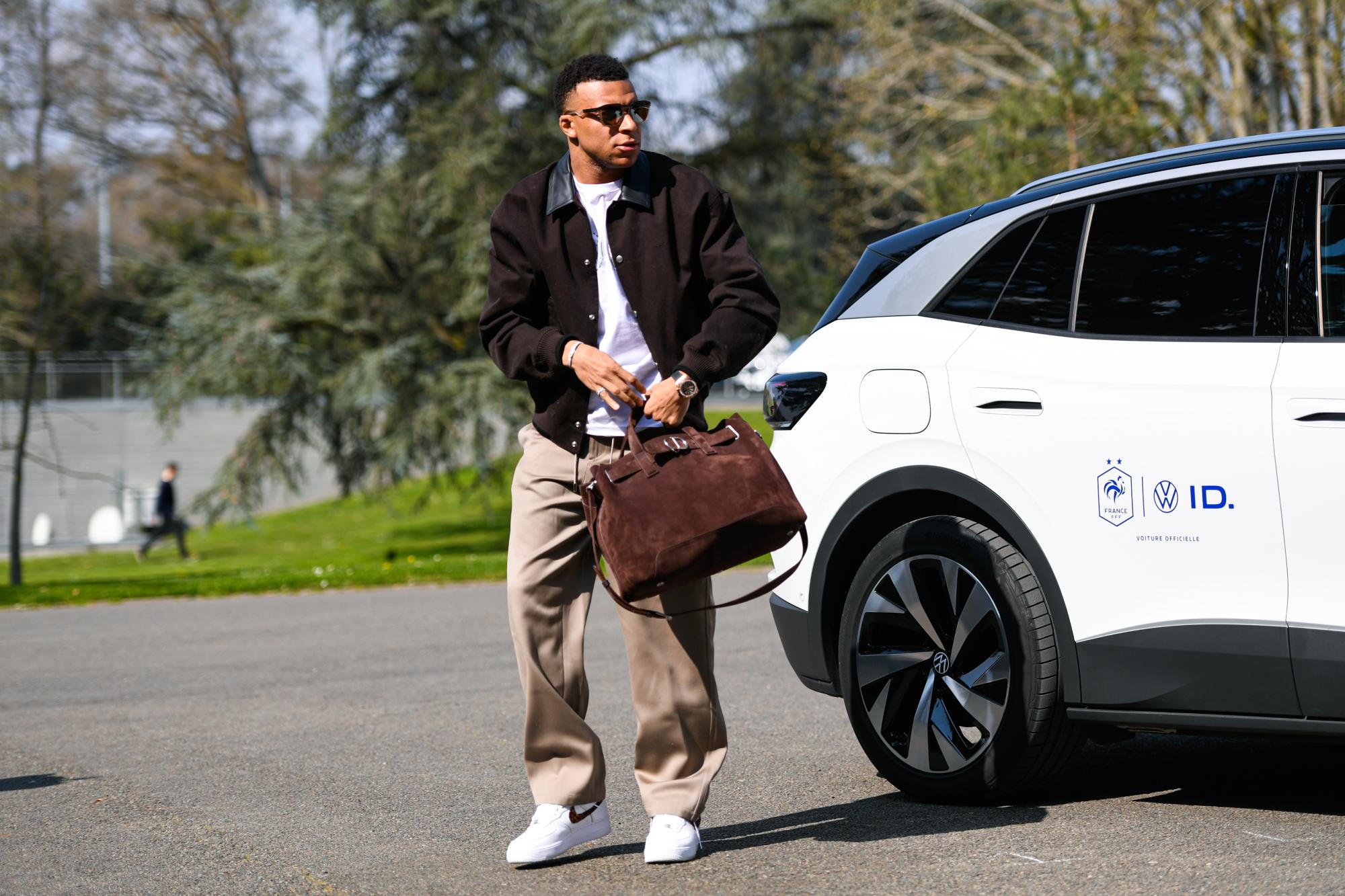Équipe de France : le capitaine des Bleus Kylian Mbappé juge incroyable de jouer contre le Brésil en match amical