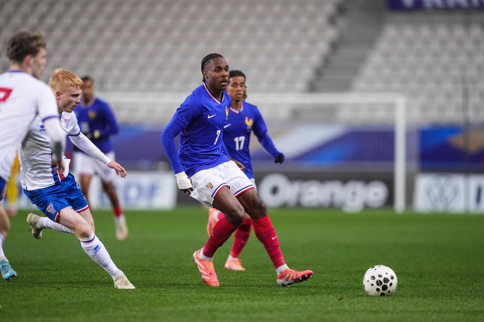 Un remplaçant pour Mathys Tel en équipe de France espoirs