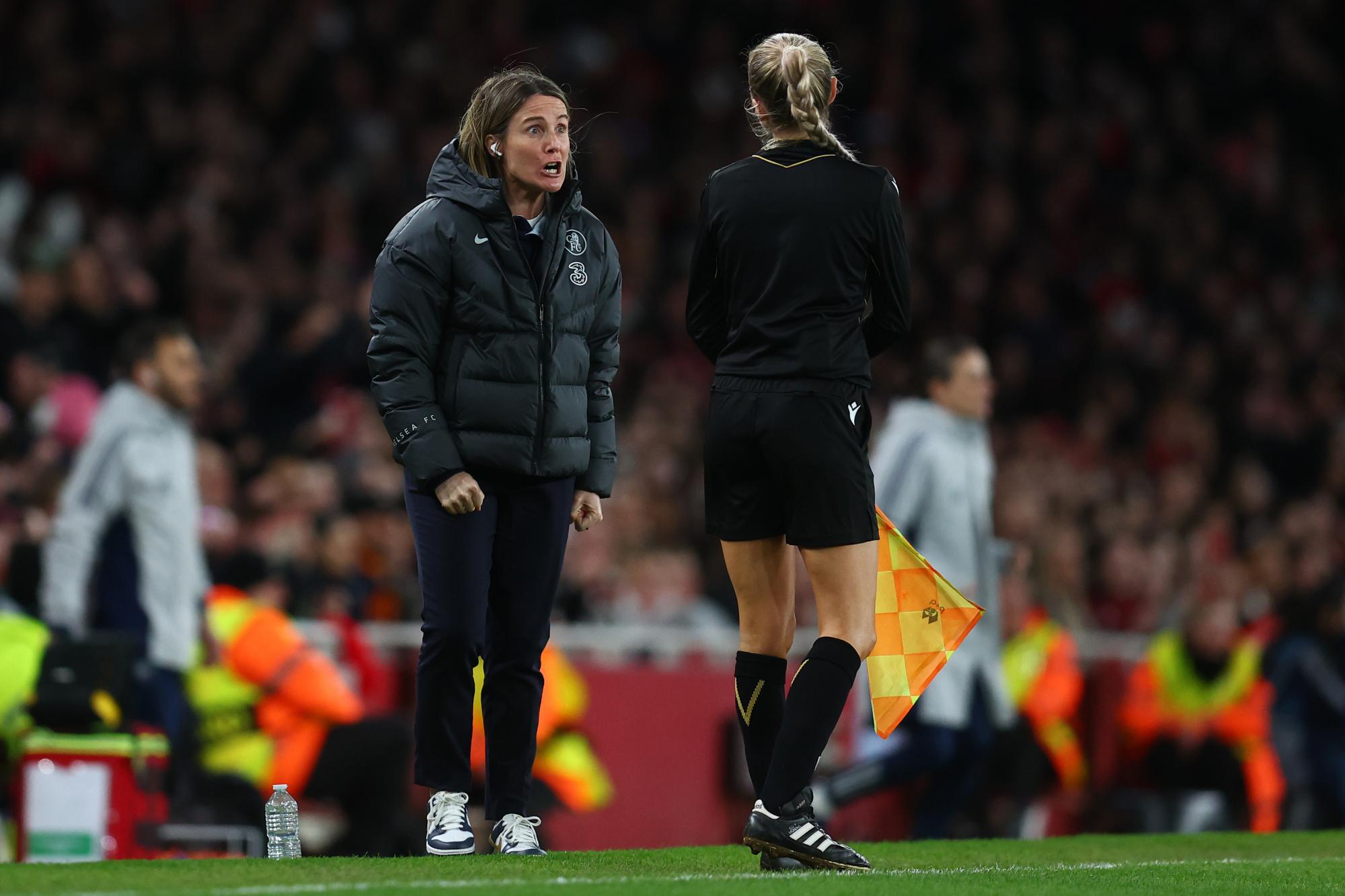 Ligue des champions F : «/Il faut davantage respecter le football féminin/», Sonia Bompastor remet une couche sur l'arbitrage après les buts refusés à Chelsea face à Arsenal