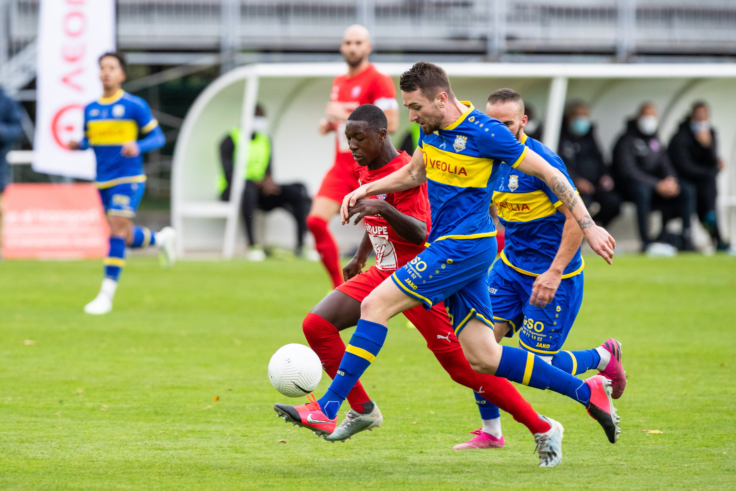 Municipales 2026 : après des insultes, la maire de Poissy porte plainte contre un dirigeant du FC Versailles