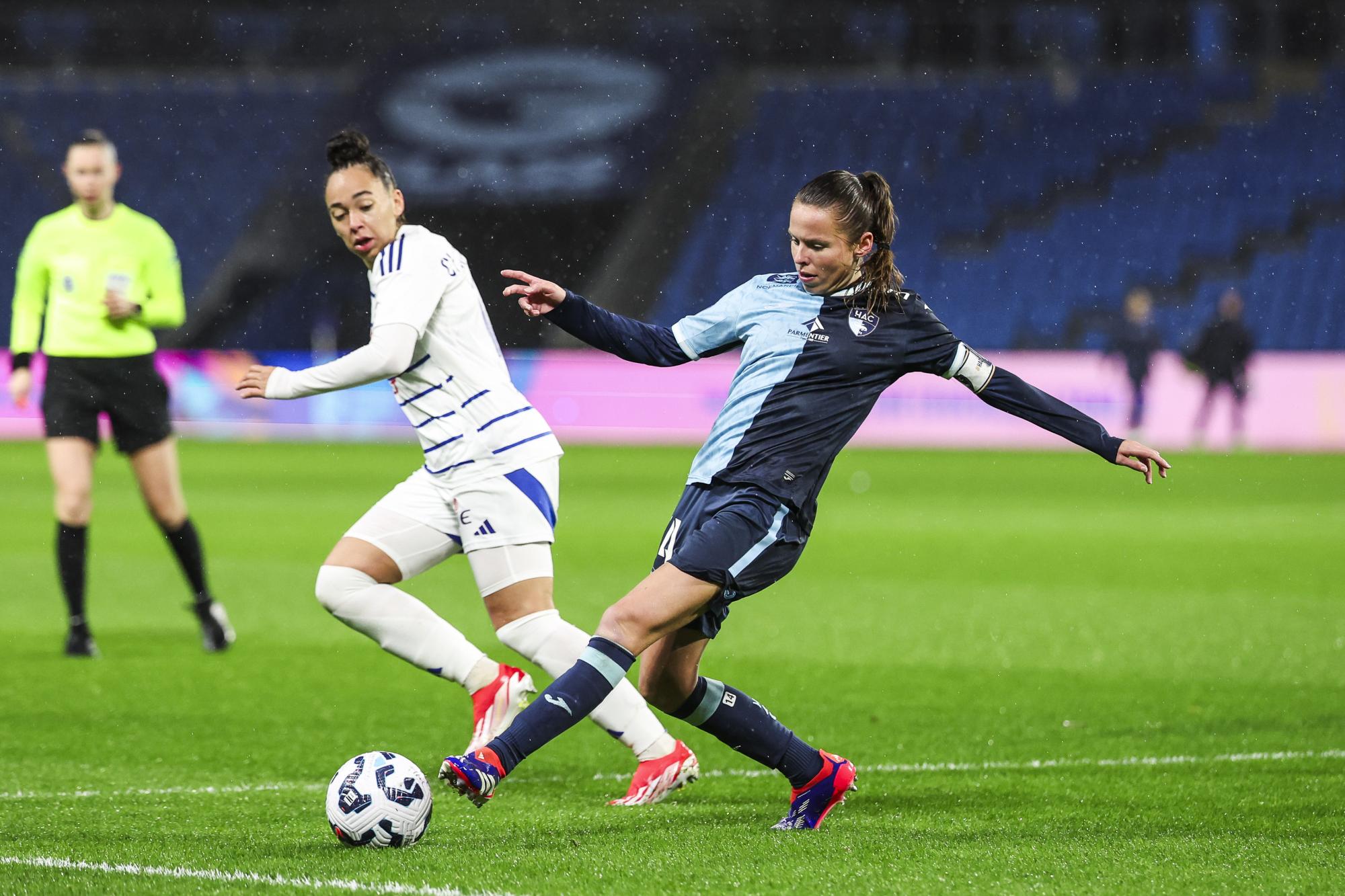 ENTRETIEN - Romane Enguehard, capitaine du Havre et journaliste : «/Quand je pars en déplacement, j'achète le journal/»