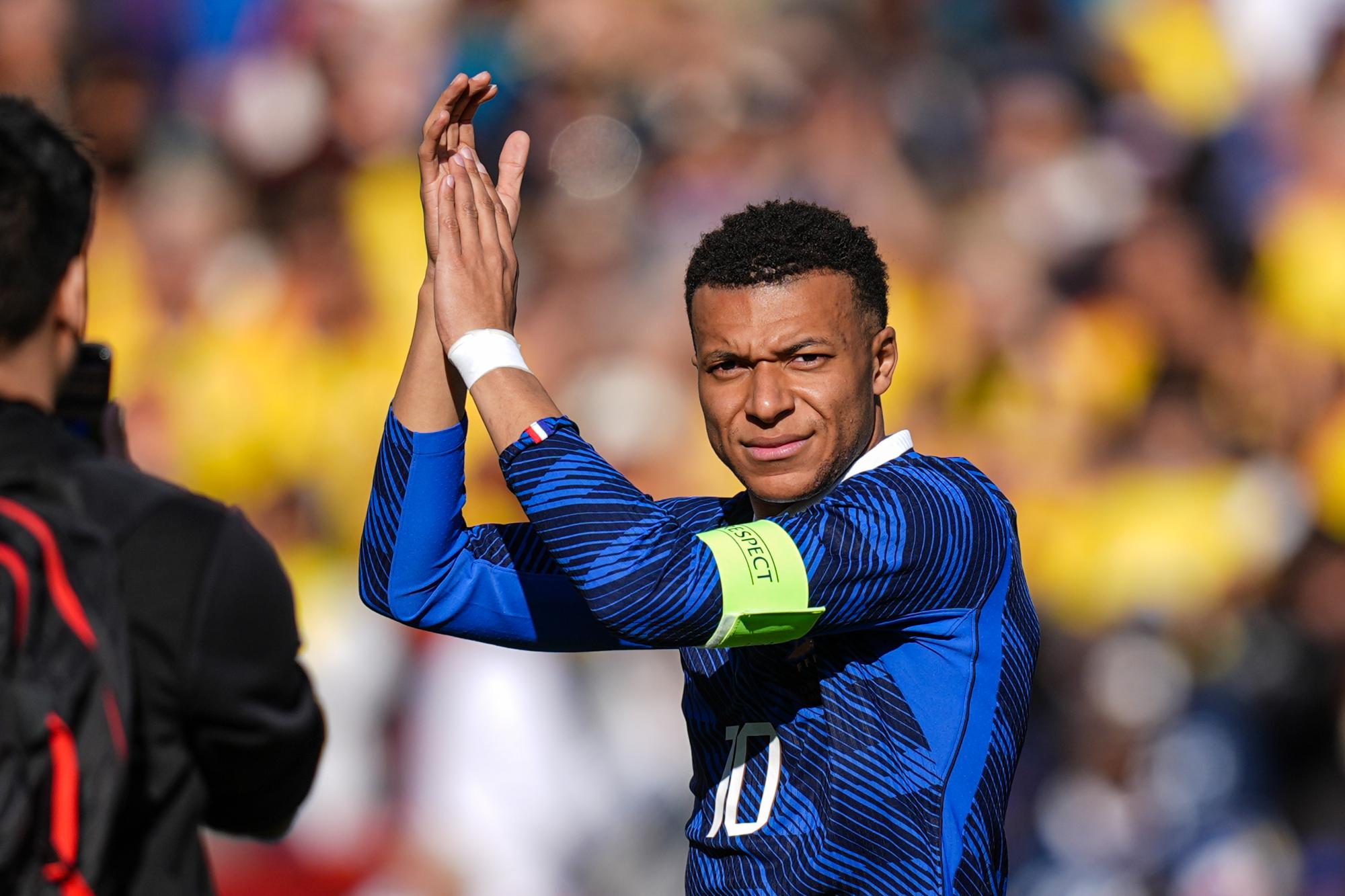 Pluie d'emojis flammes sur X : la France devient favorite du Mondial