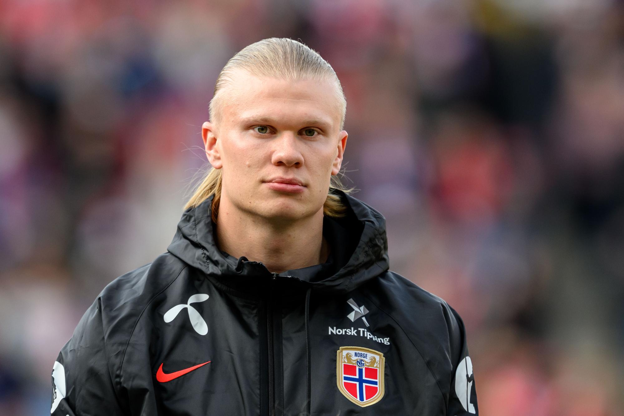 Amical : Erling Haaland s'excuse auprès des Suisses pour l'état déplorable de la pelouse à Oslo