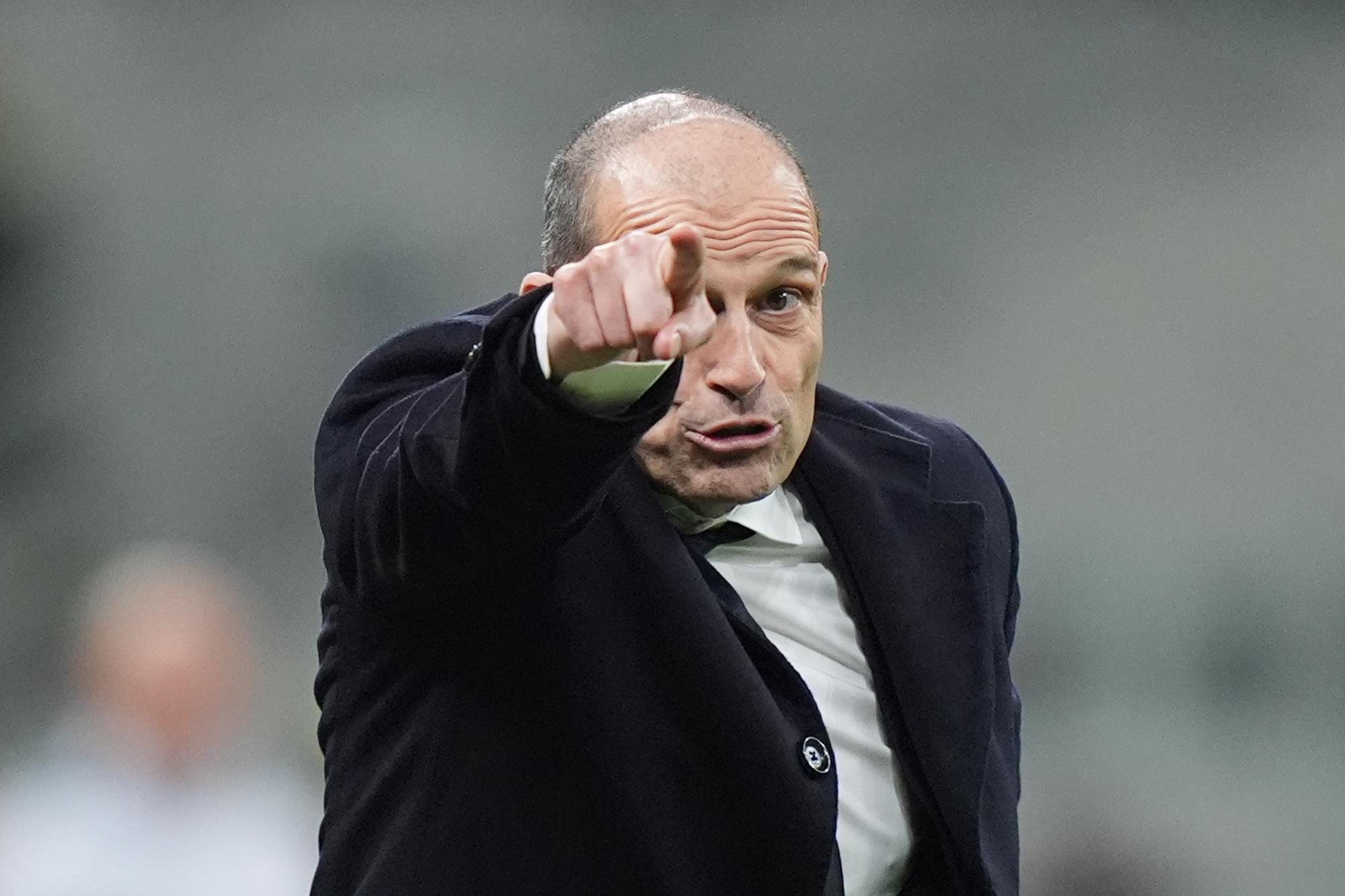 Les supporters italiens réclament Massimiliano Allegri ou José Mourinho sur le banc de l'équipe nationale