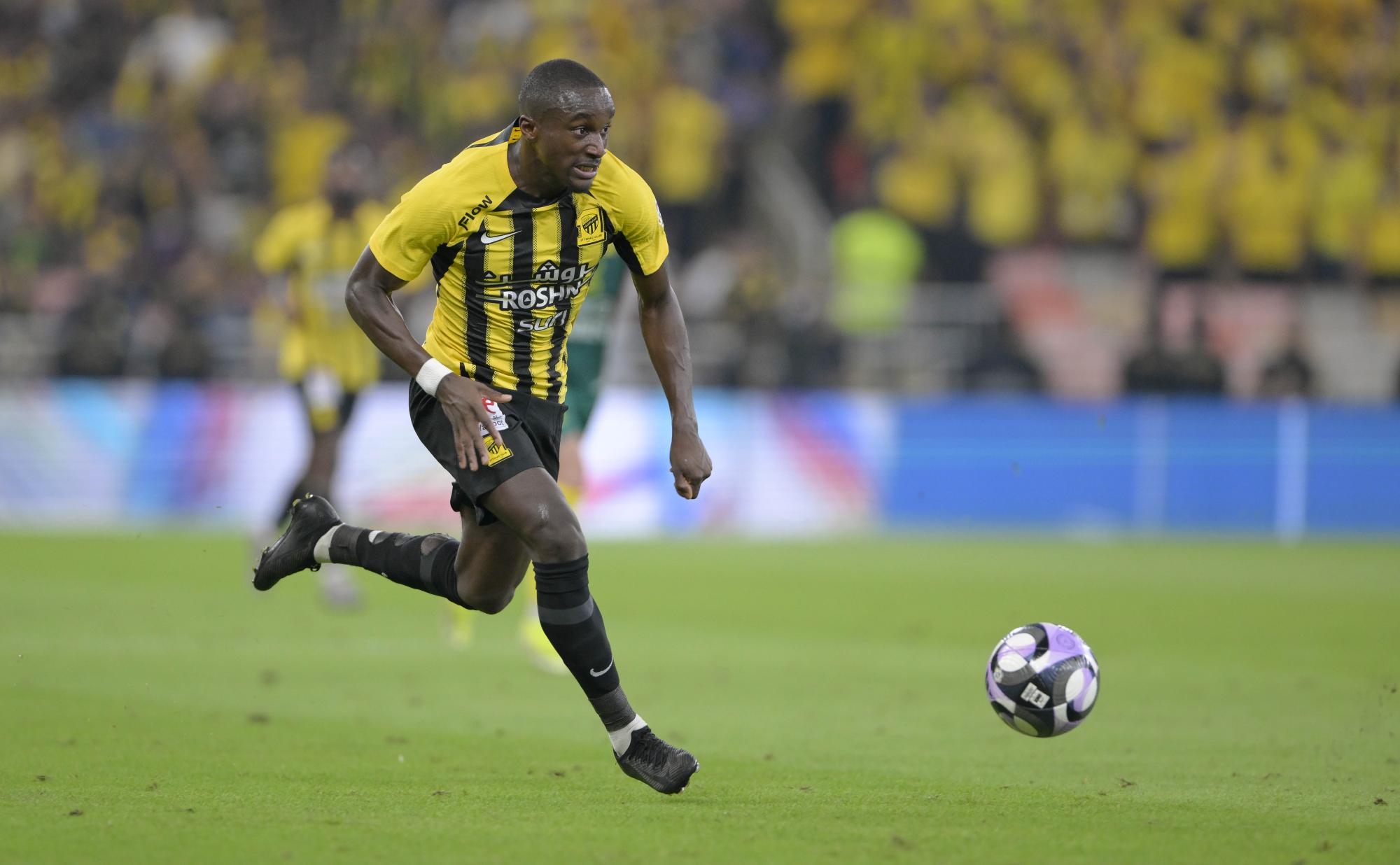 Saudi Pro League : Moussa Diaby expulsé pour un coup dans les testicules lors d'Al Ittihad-Al Hazem