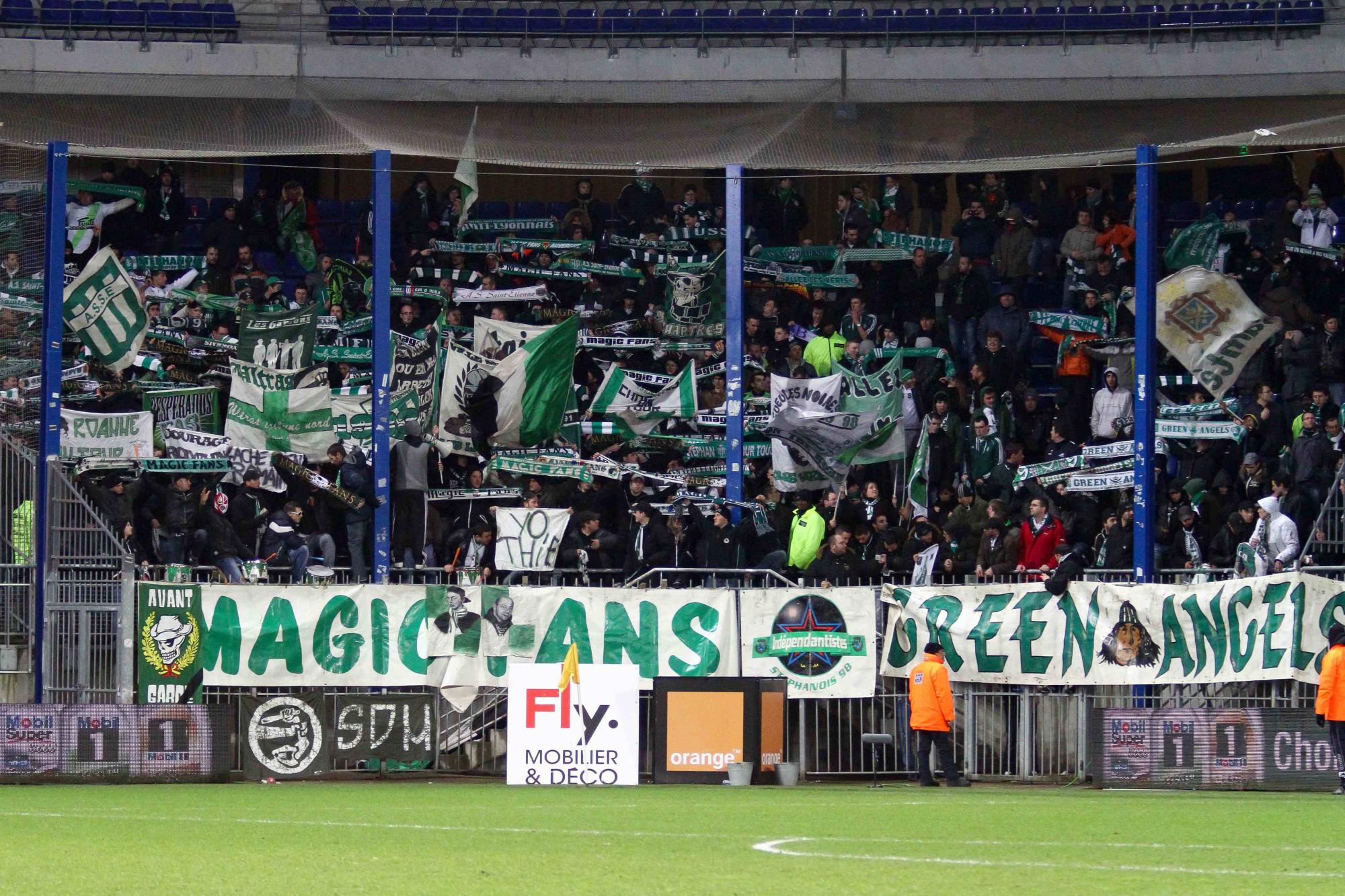 Ligue 2 : Le président de l'AS Saint-Etienne, Ivan Gazidis, prend la défense des Magic Fans et des Green Angels de nouveau menacés de dissolution par l'Etat