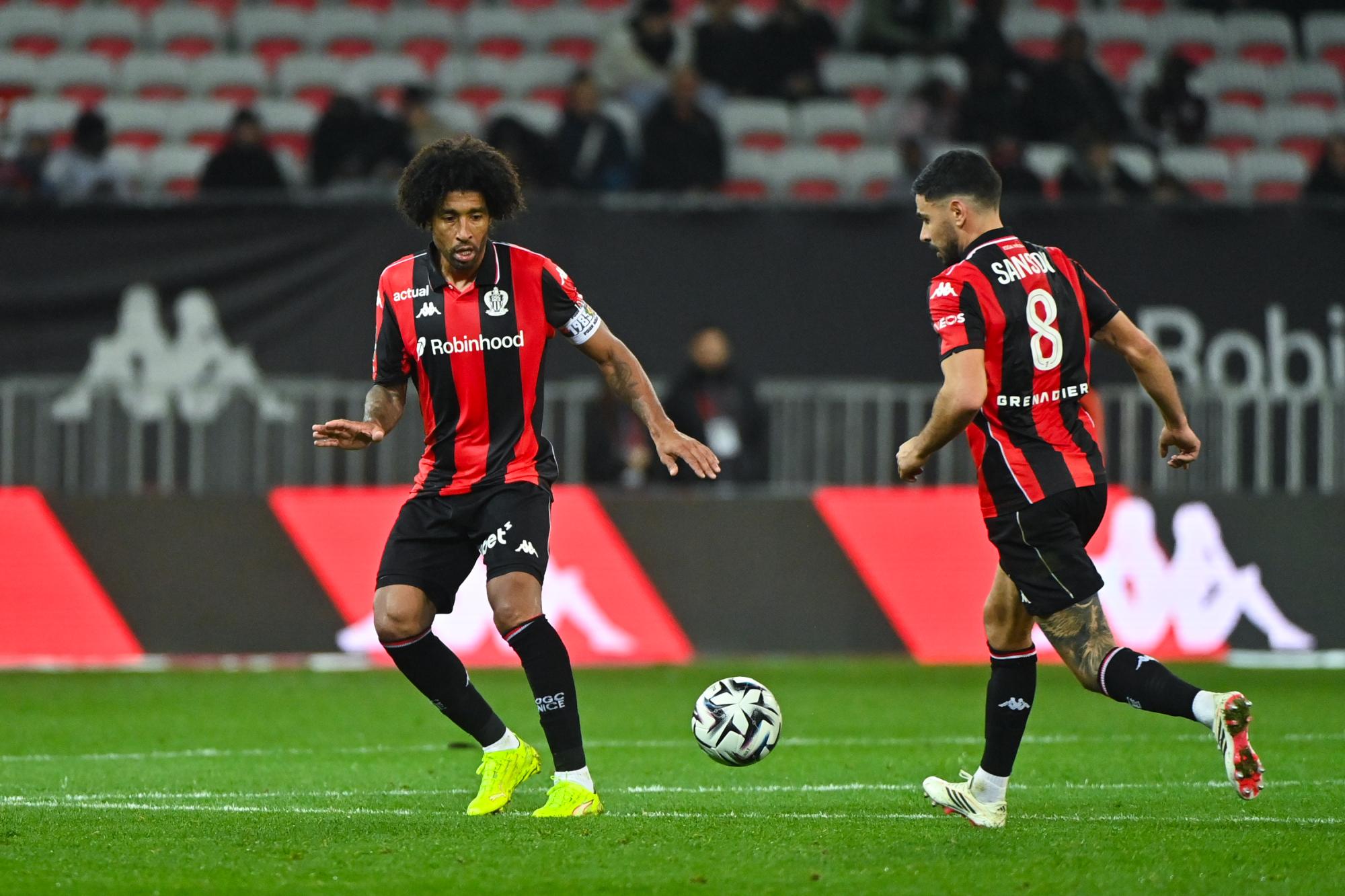 Ligue 1 : «/Ça commence à casser les couilles... » Nice encore battu à Strasbourg, Morgan Sanson et Dante poussent une gueulante