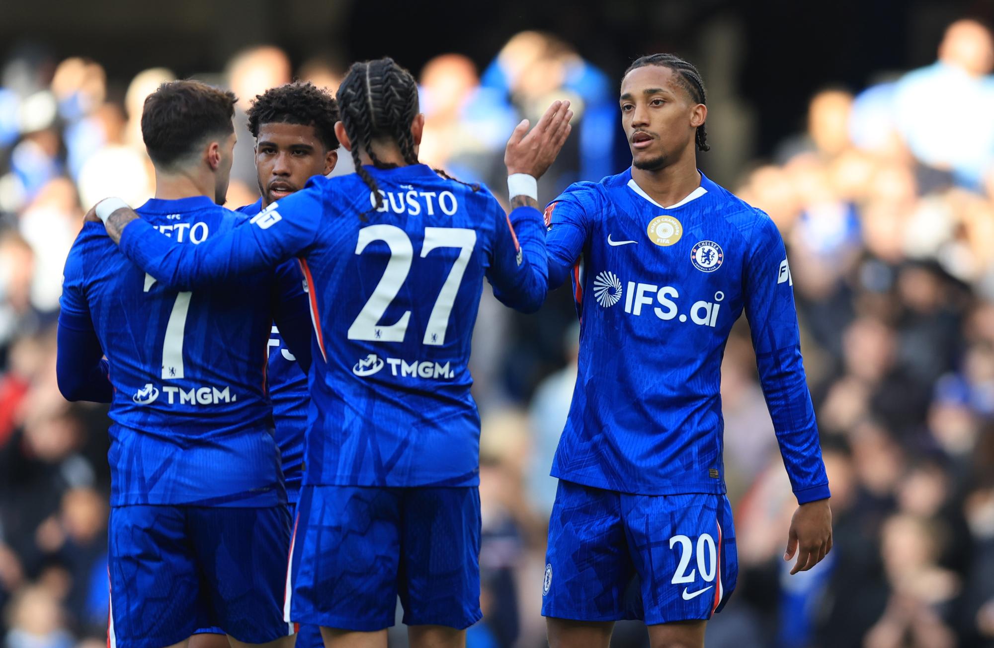Un titre pour Liam Rosenior ? Chelsea écrase Port Vale et rallie le dernier carré de la FA Cup