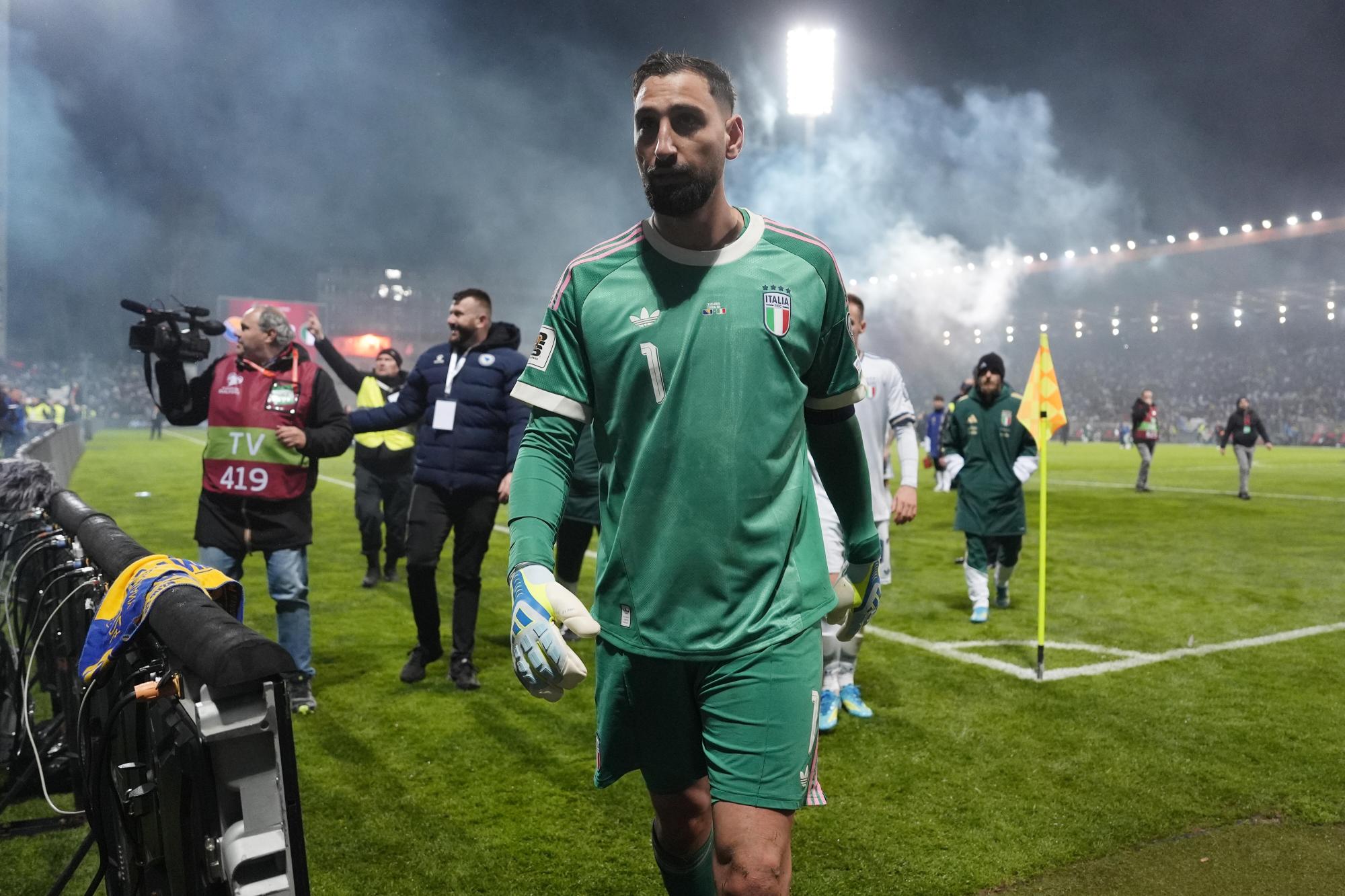 L'antisèche de Gianluigi Donnarumma, volée par un ramasseur de balle bosnien, va être vendue aux enchères