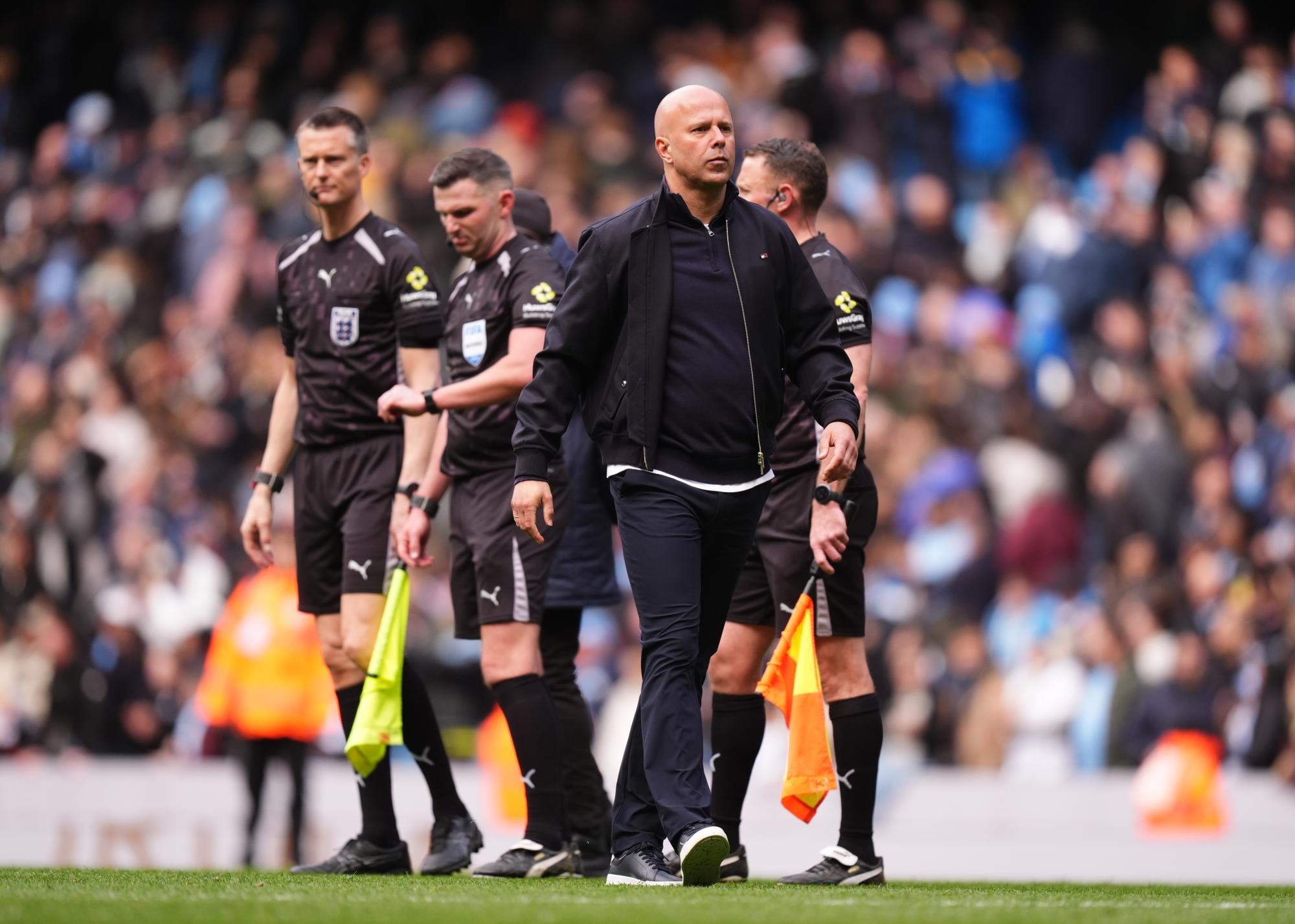 Ligue des champions : Arne Slot espère une réaction forte de ses joueurs face au PSG après leur déconvenue face à Manchester City en championnat