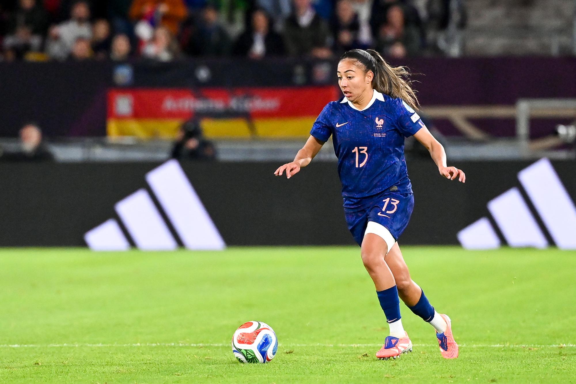 Équipe de France (F) : Selma Bacha avant la double confrontation face au Pays-Bas pour les qualifications au Mondial 2027 : « Les messages de haine, je n'avais jamais vécu ça//»