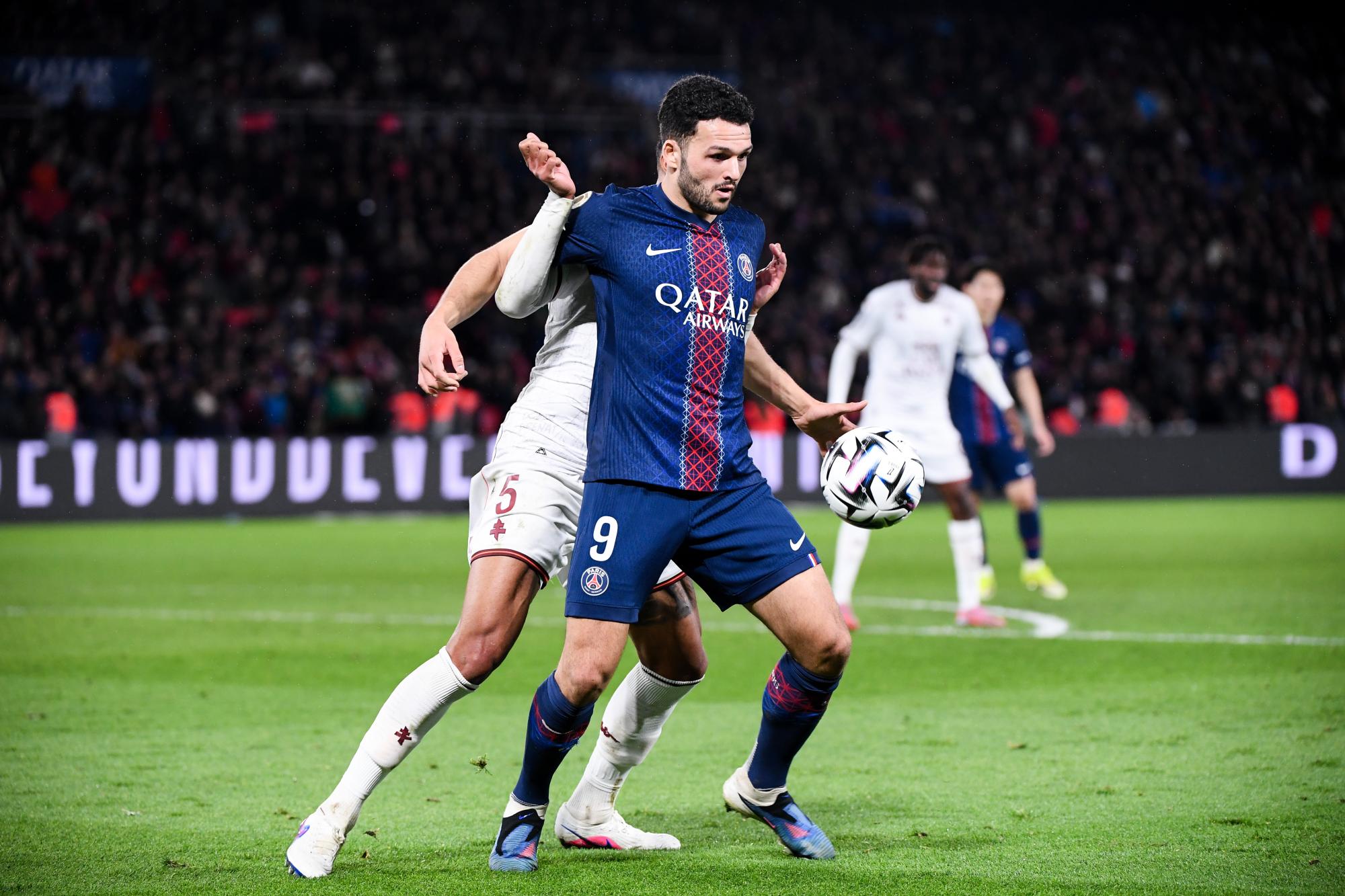 Ancien joueur de Benfica, Gonçalo Ramos donne son opinion sur l'affaire du propos raciste entre Gianluca Prestianni et Vinicius