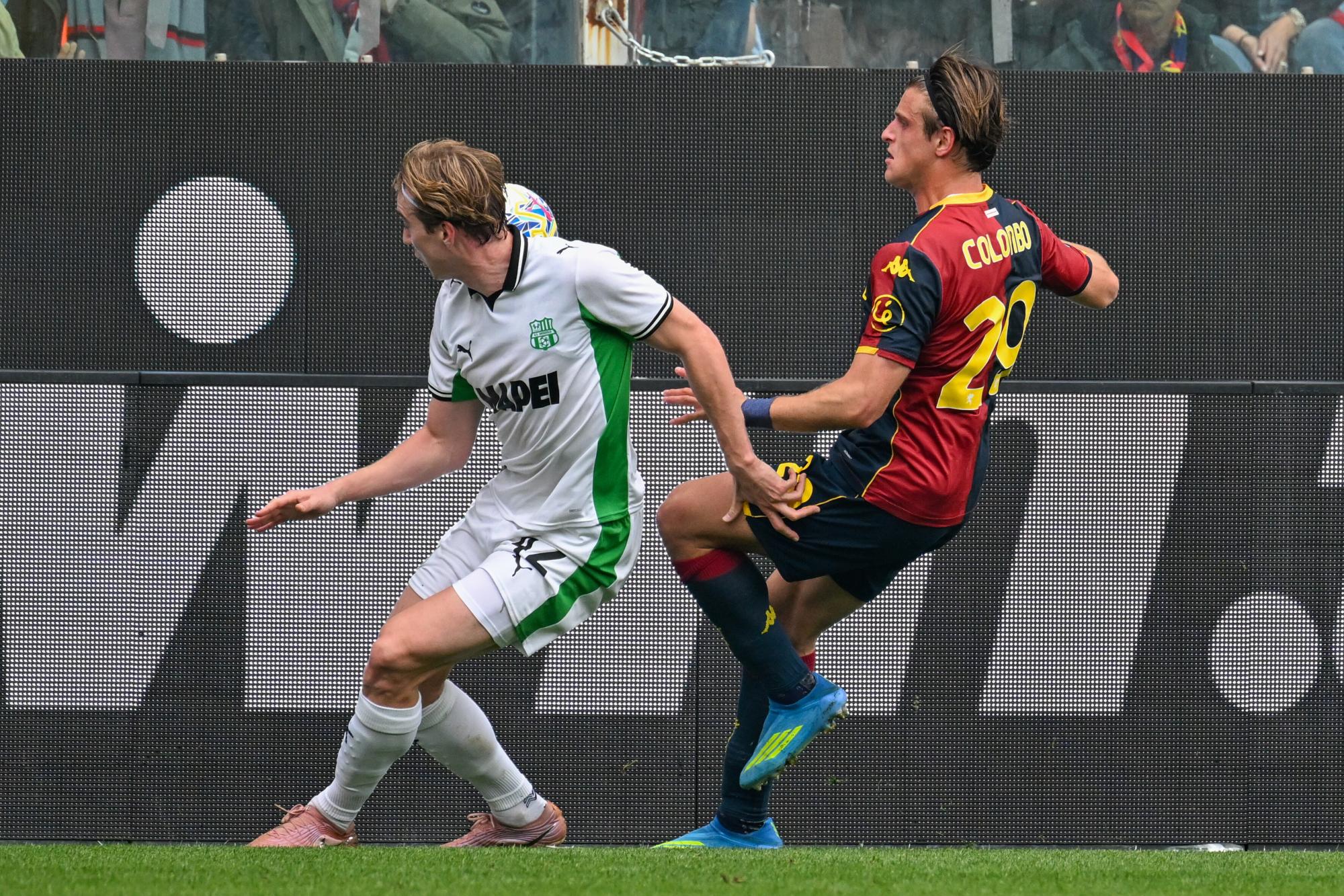 Serie A : Mikael Ellertsson et Domenico Berardi expulsé à la mi-temps du Genoa-Sassuolo pour s'être battu dans le tunnel