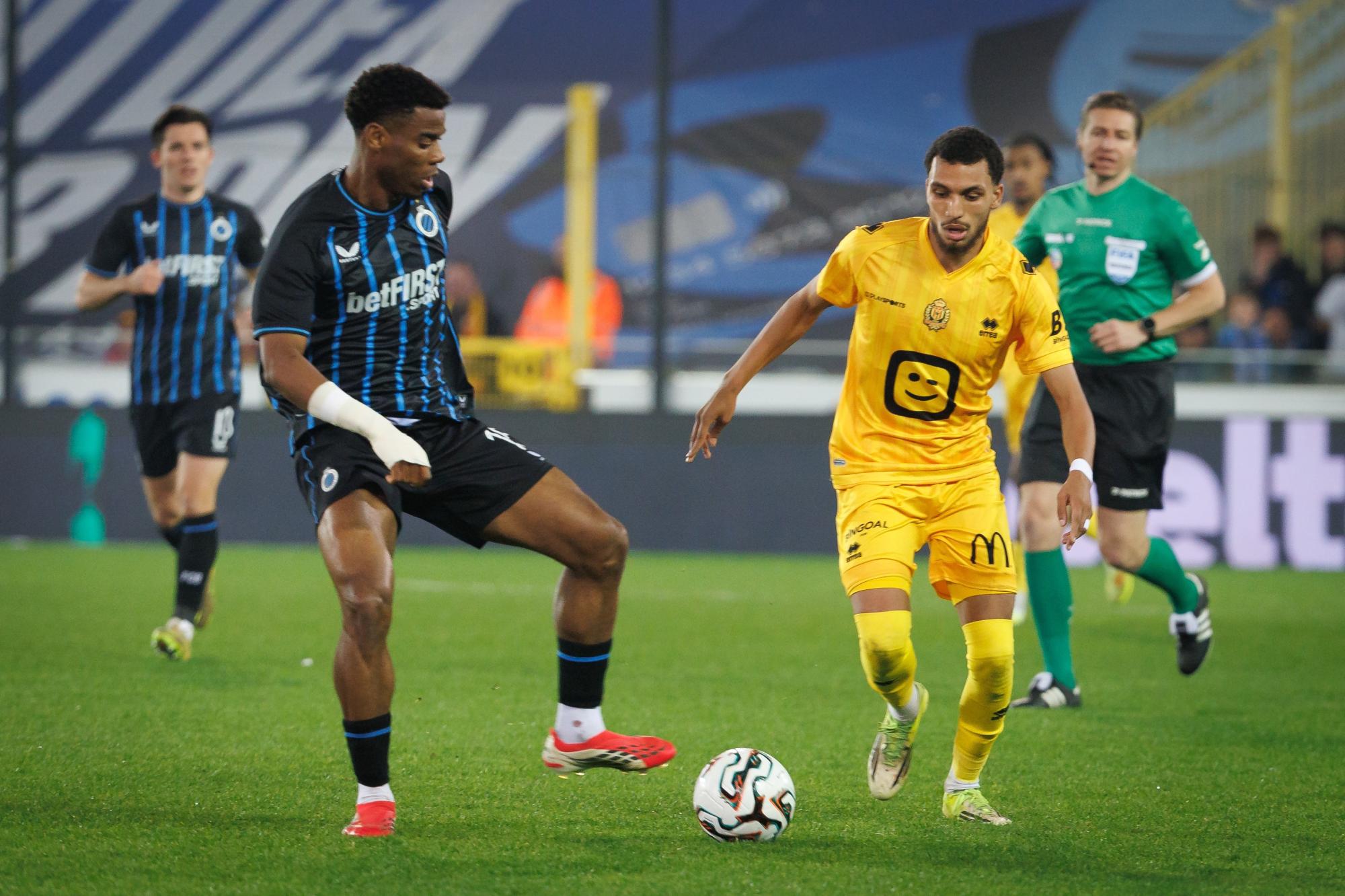Les supporters de Malines ont suivi la victoire de Wout Van Aert sur Paris-Roubaix au stade