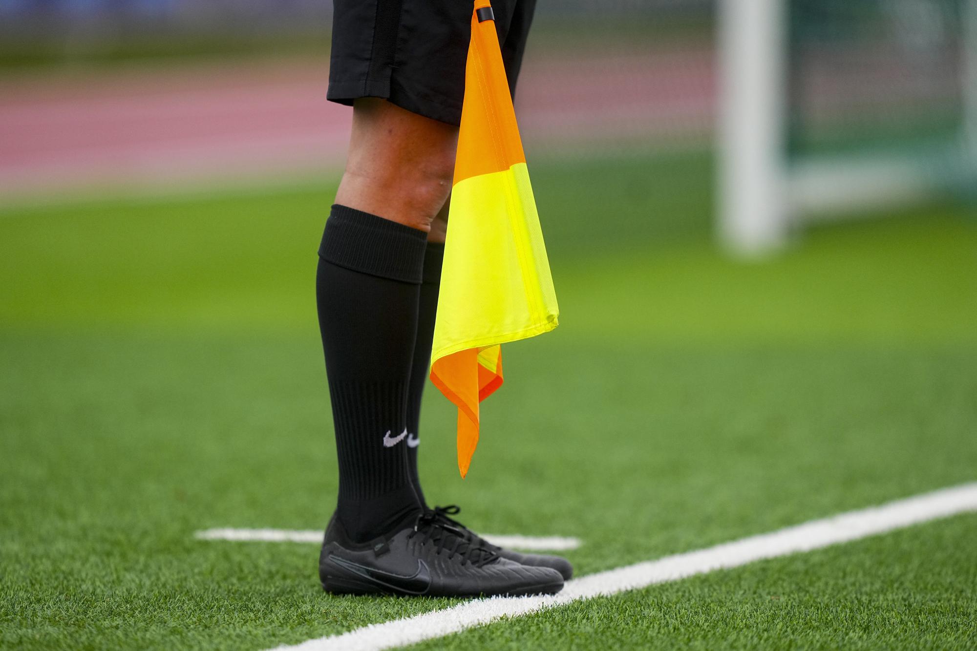 Un arbitre condamné à une forte amende pour avoir exercé pendant un arrêt maladie